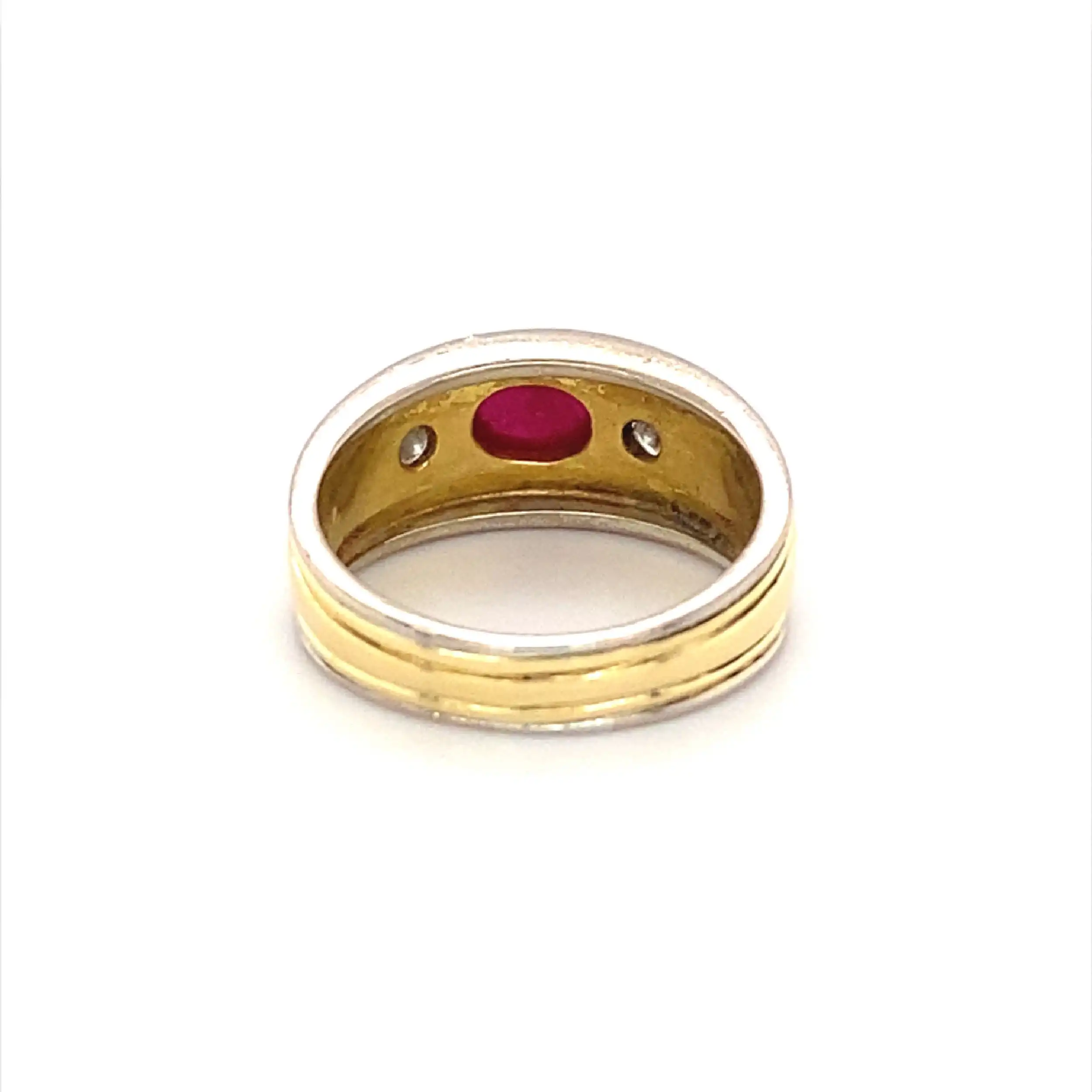 Ring Bicolor mit Rubincabochon und Brillanten, mit 1,03 und 0,16ct graviert Ring Bicolor mit Rubincabochon und Brillanten, mit 1,03 und 0,16ct graviert