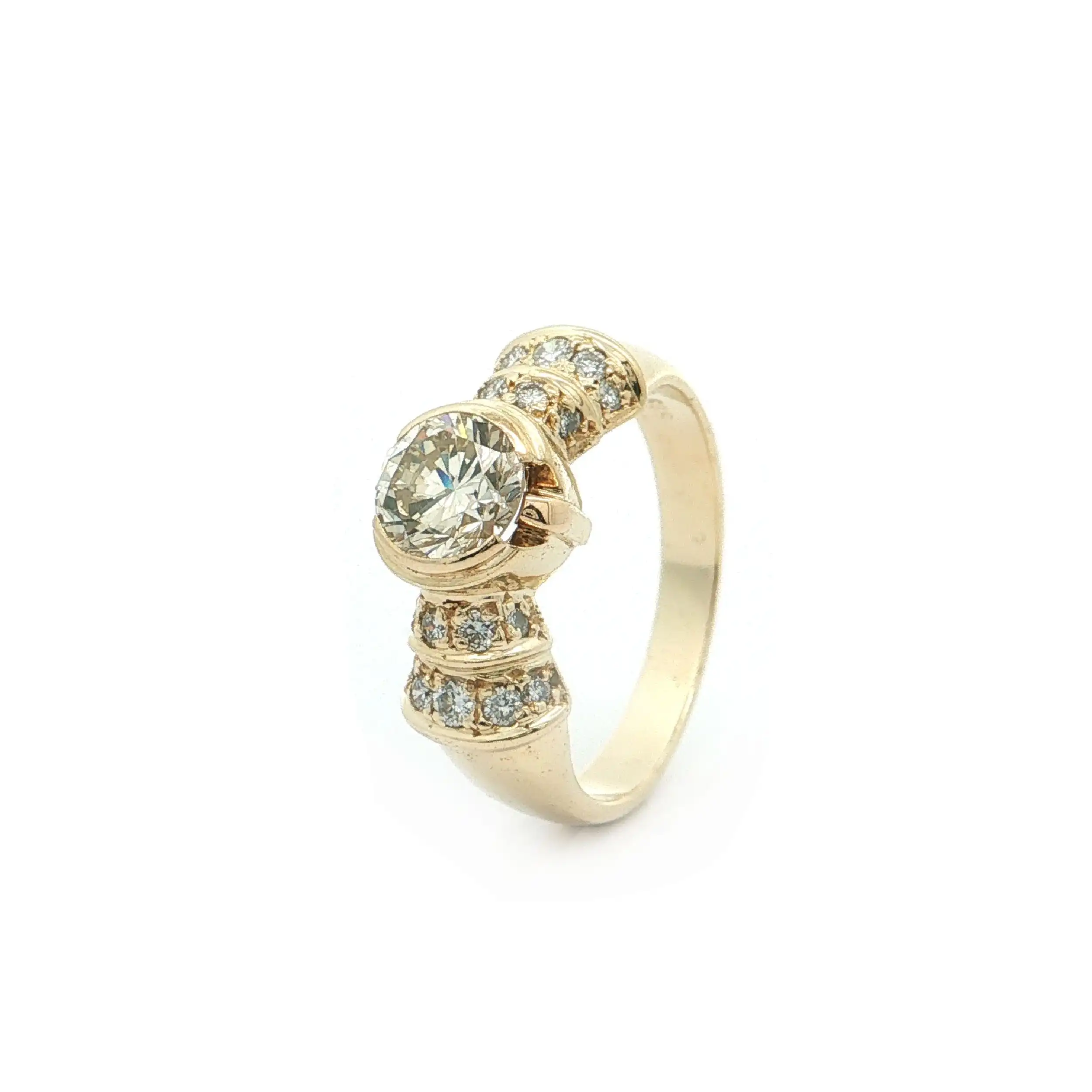Ring Gelbgold mit Brillanten Ring Gelbgold mit Brillanten