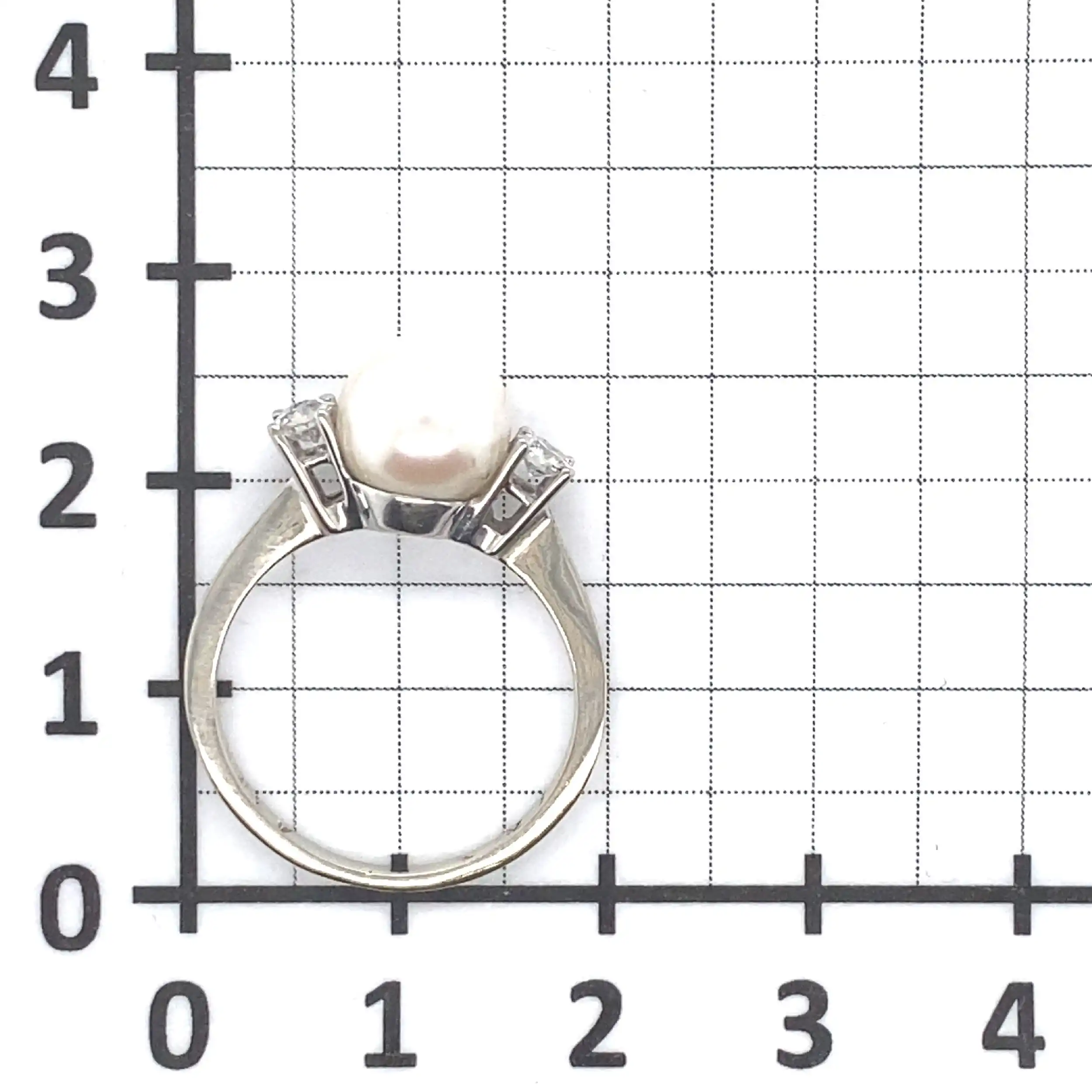 Perlring mit Brillanten, graviert mit 0,24ct Perlring mit Brillanten, graviert mit 0,24ct
