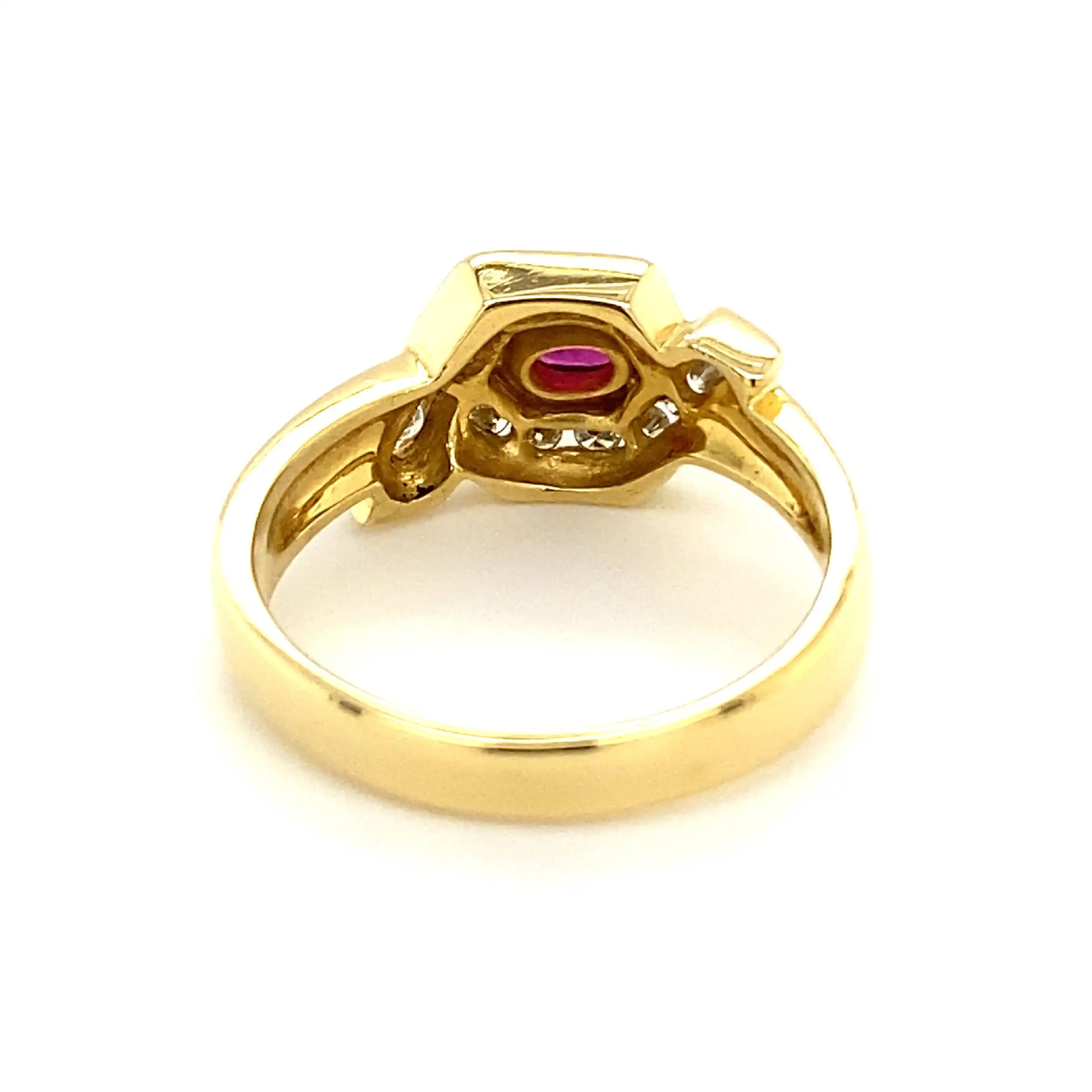 Ring Gelbgold mit Rubin & Brillanten Ring Gelbgold mit Rubin & Brillanten