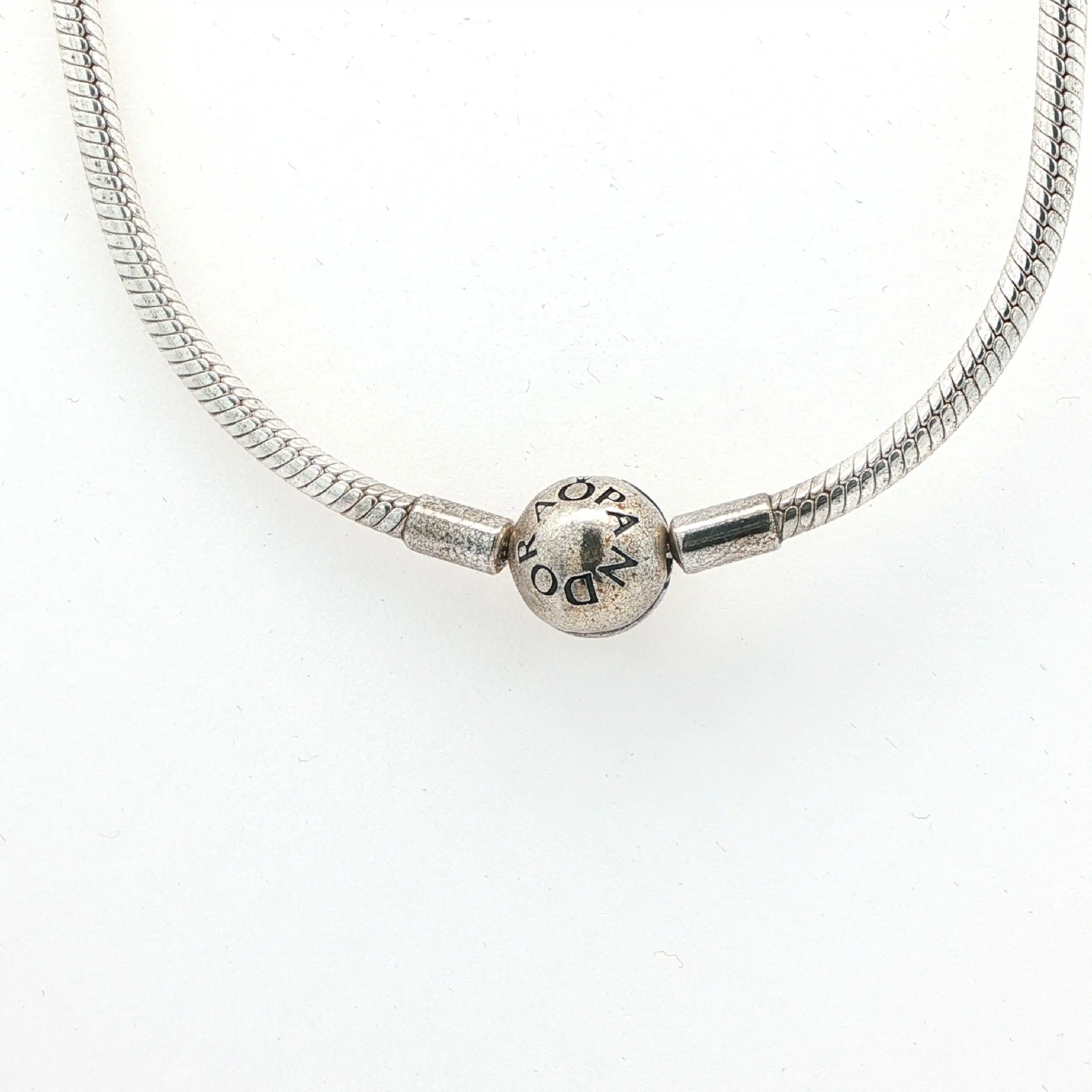 Pandora Collier mit Anhänger und Charms Pandora Collier mit Anhänger und Charms