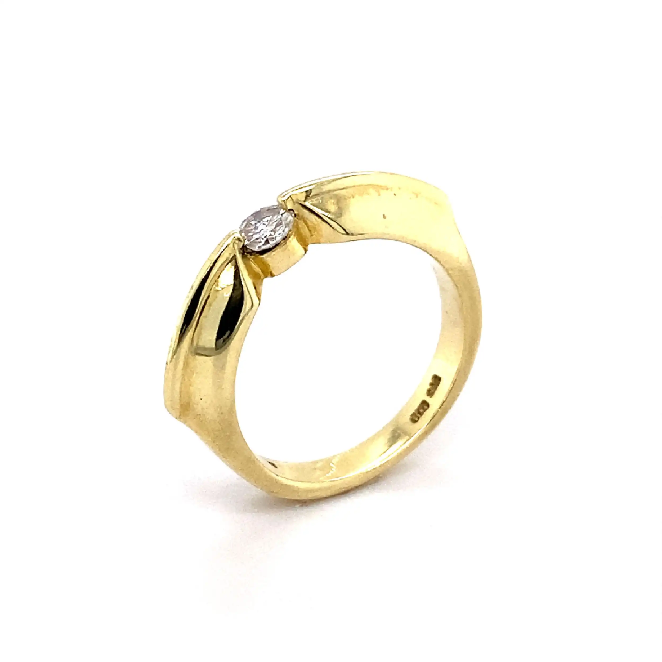 Ring Gelbgold mit Solitär Brillant, graviert mit 0,19ct Ring Gelbgold mit Solitär Brillant, graviert mit 0,19ct