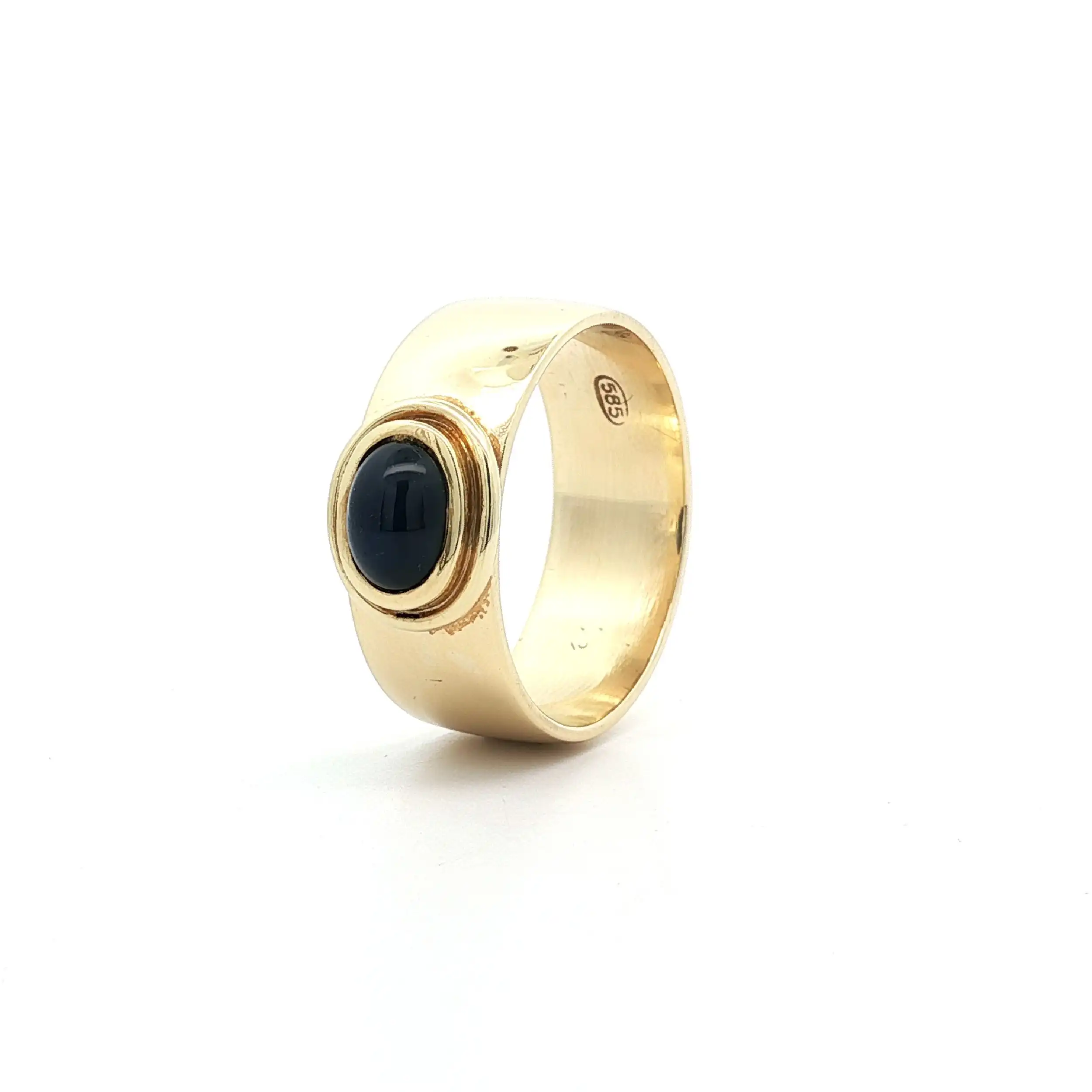 Ring Gelbgold mit Saphir Cabochon Ring Gelbgold mit Saphir Cabochon