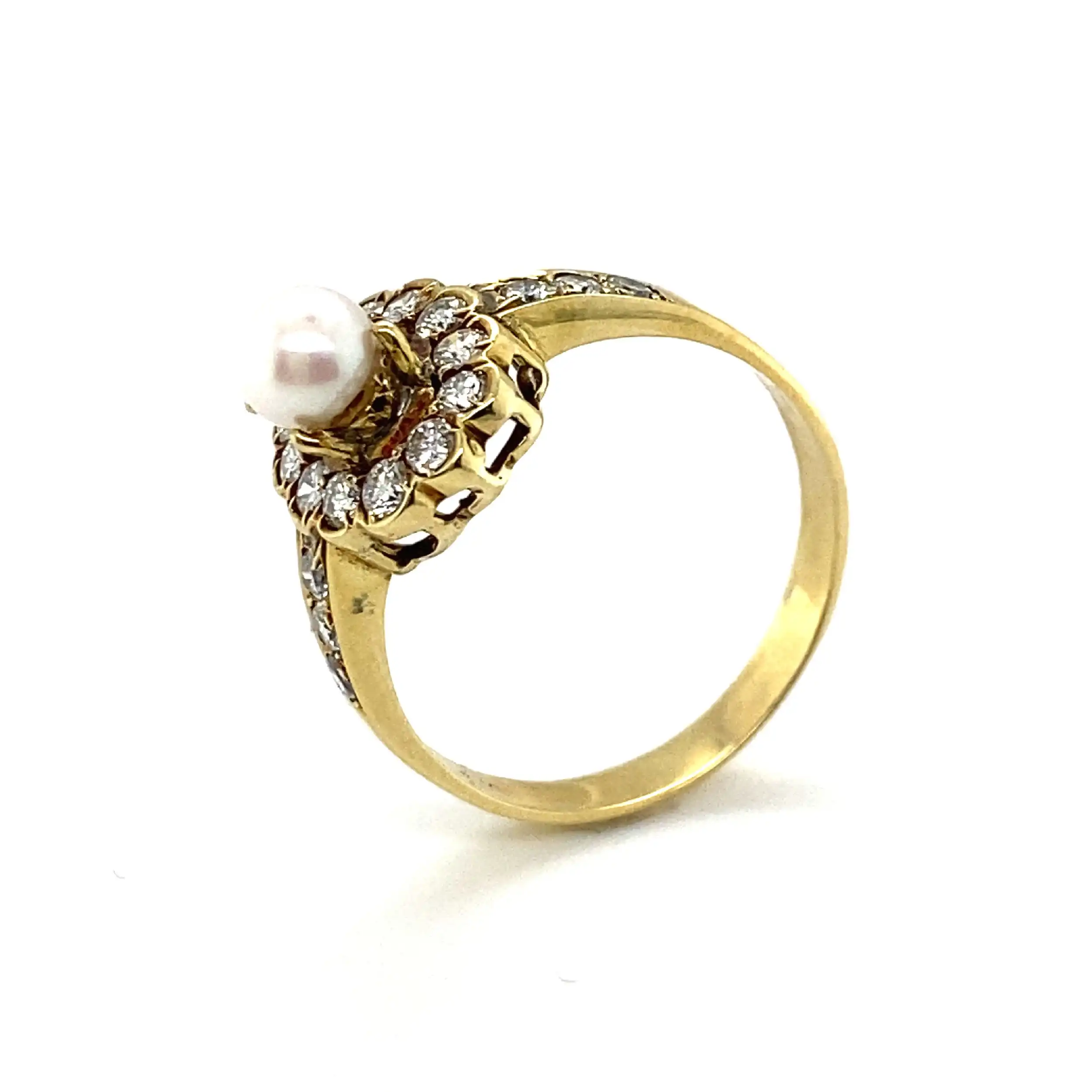 Ring Gelbgold mit Perle und 18 Brillanten Ring Gelbgold mit Perle und 18 Brillanten