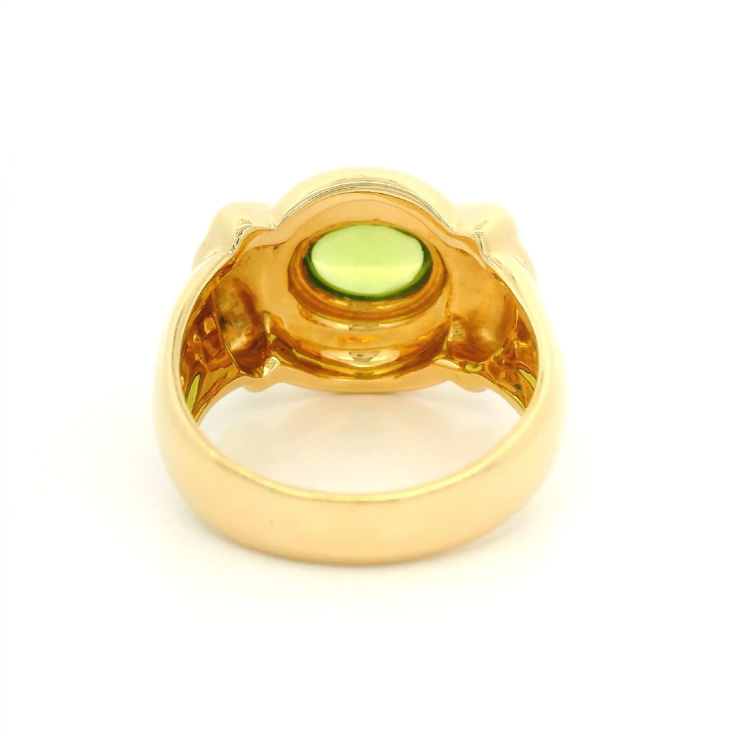 Ring Gelbgold mit grünem Cabochon Ring Gelbgold mit grünem Cabochon