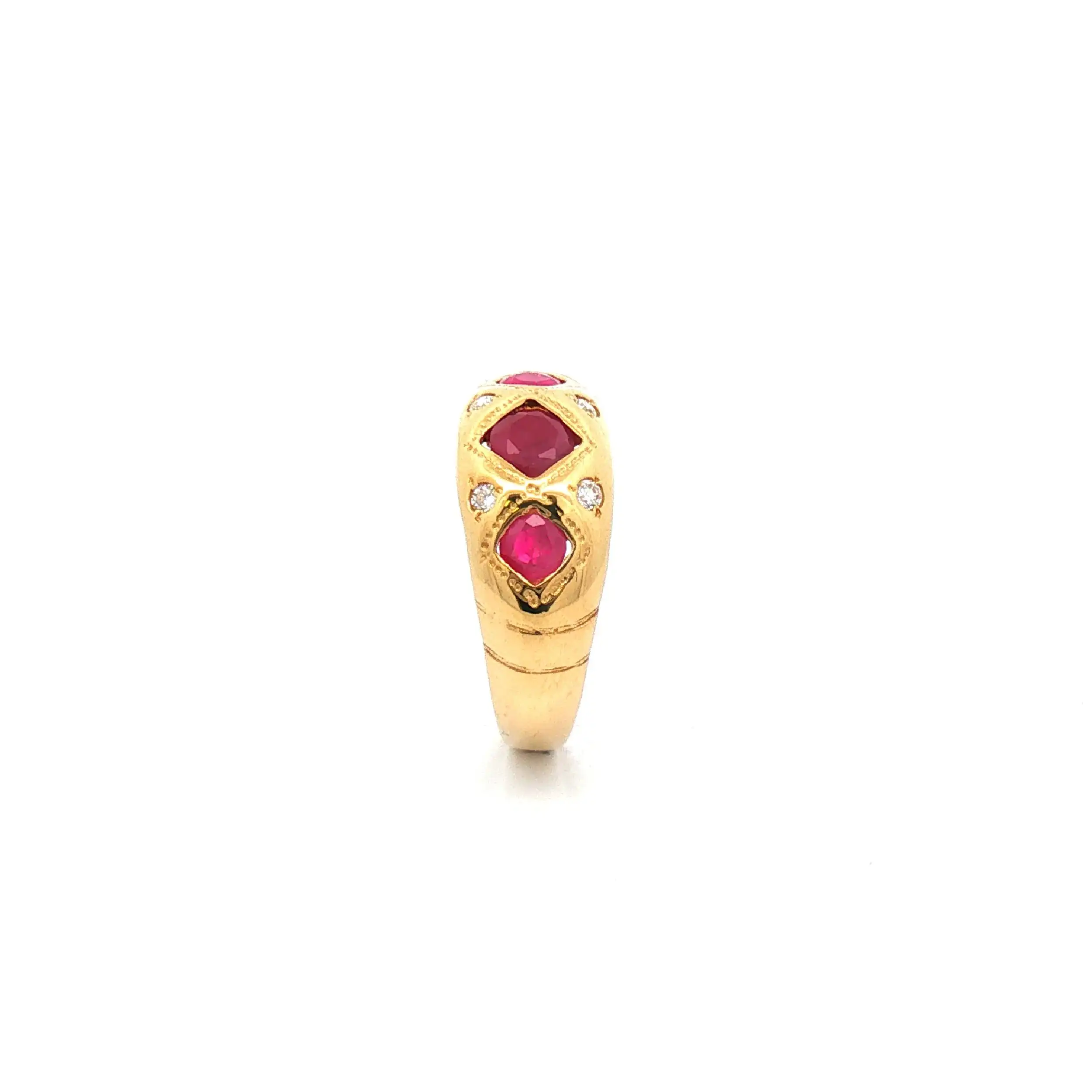 Ring Gelbgold mit roten Farbsteinen und Zirkonia