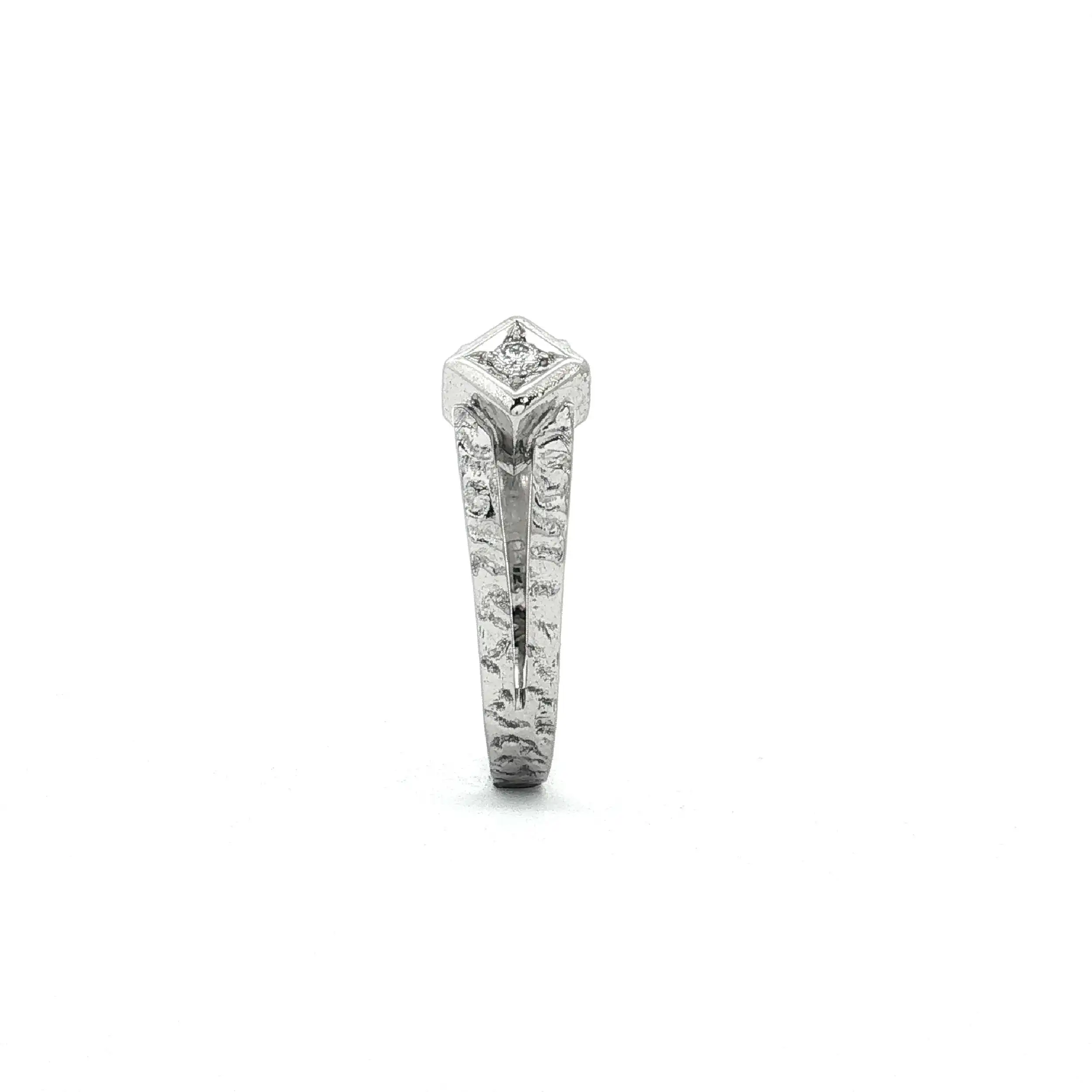 Ring Weißgold mit Solitär Brillant, graviert mit 0,03ct