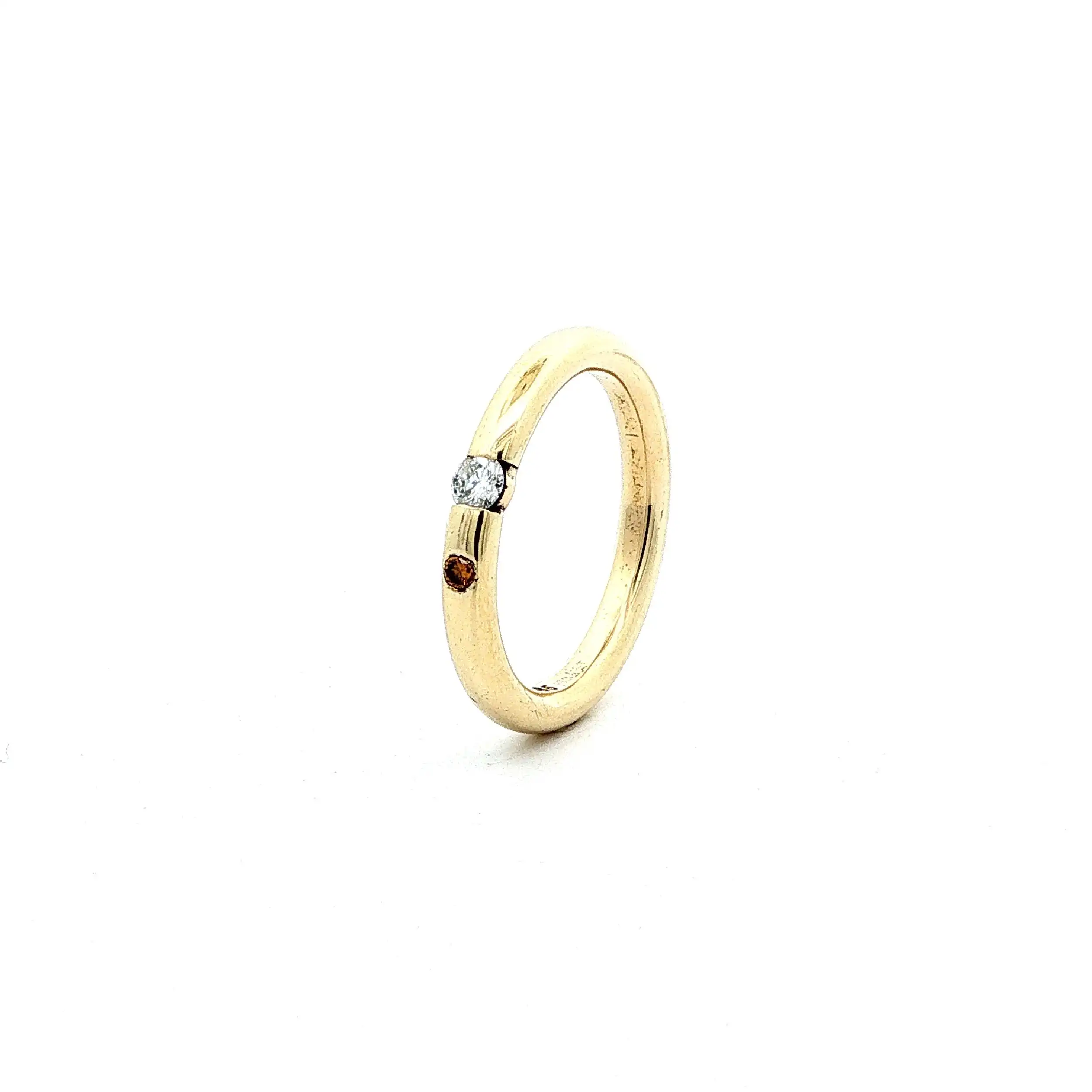 Ring mit Brillant & Fancy Diamond Ring mit Brillant & Fancy Diamond