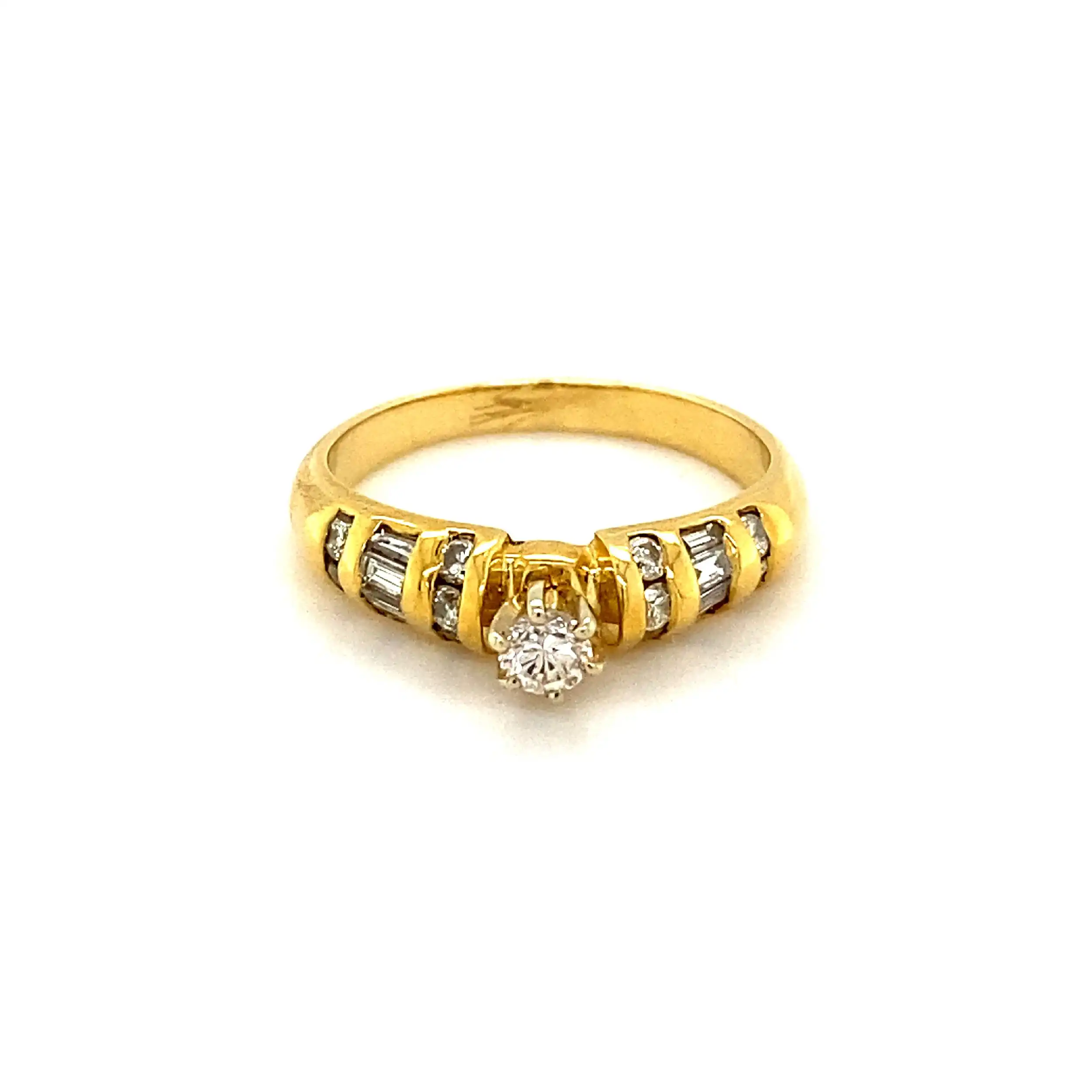 Ring Gelbgold mit Diamanten Ring Gelbgold mit Diamanten