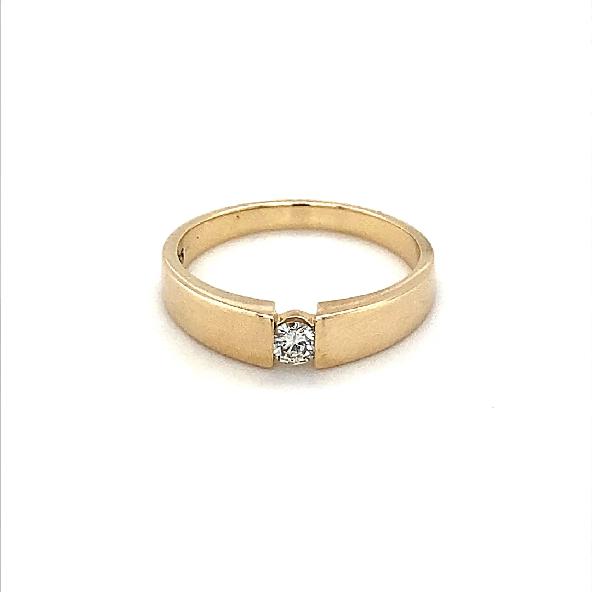 Ring Gelbgold mit Brillant, graviert mit 0,10ct Ring Gelbgold mit Brillant, graviert mit 0,10ct