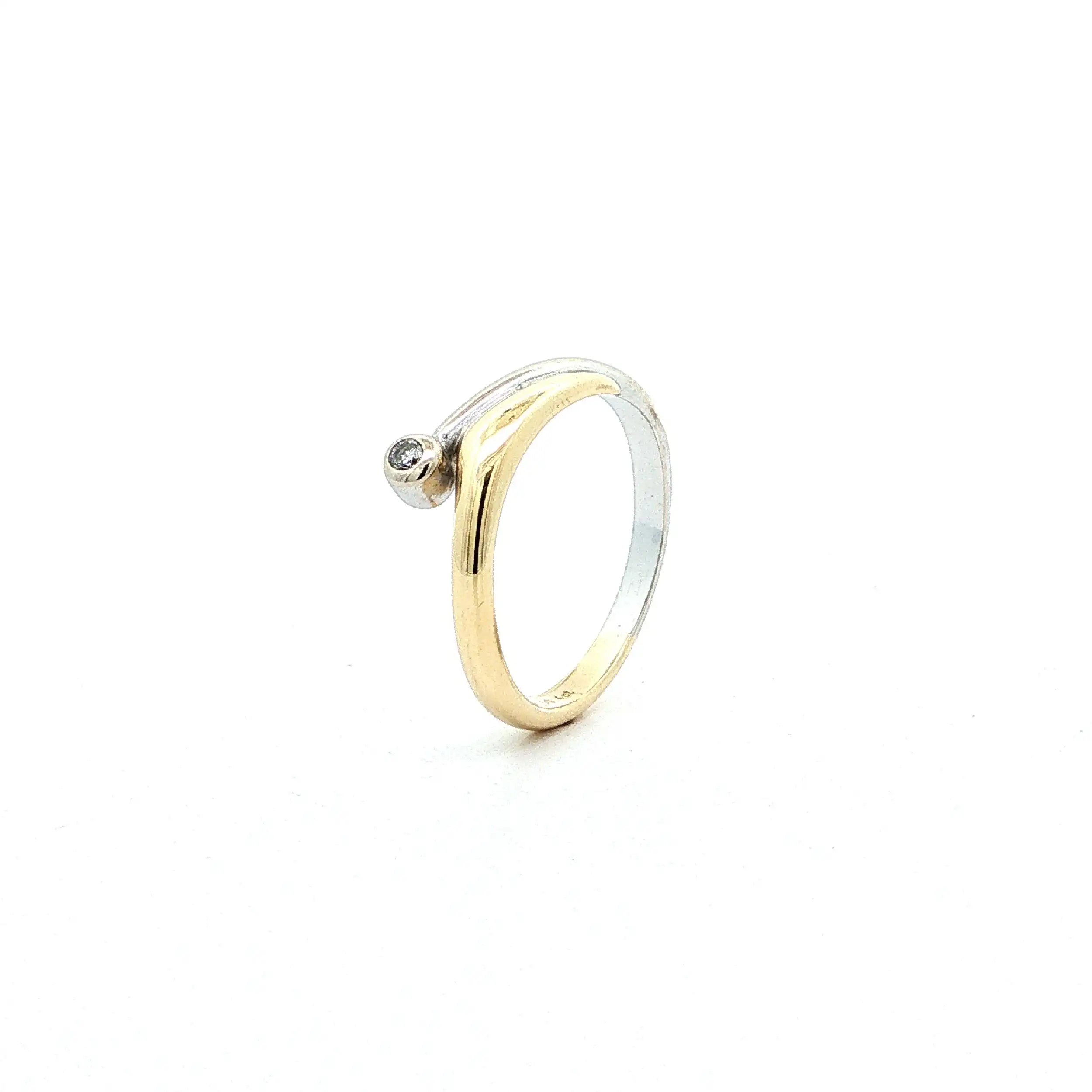 Ring "Quinn" Bicolor mit Brillant, graviert mit 0,04ct. Ring "Quinn" Bicolor mit Brillant, graviert mit 0,04ct.
