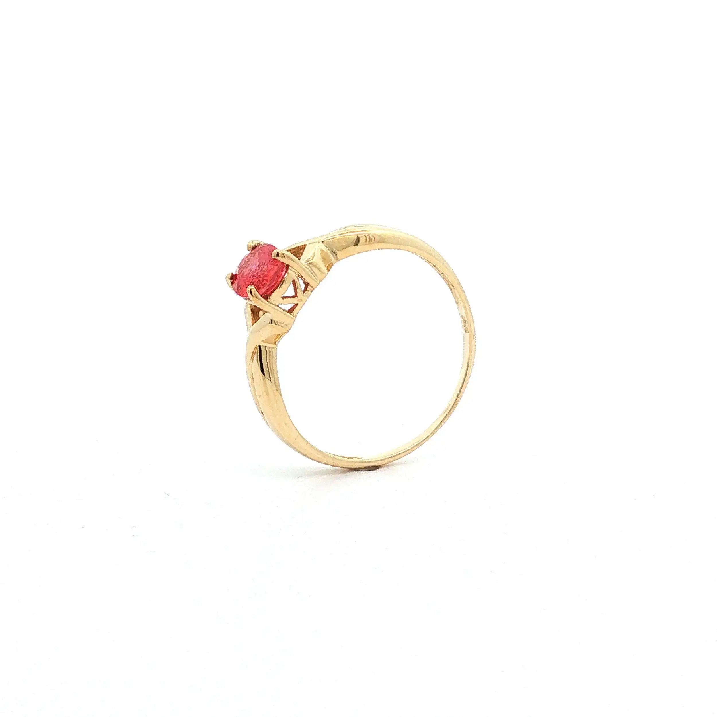 Ring Gelbgold mit pinkem Korund, behandelt