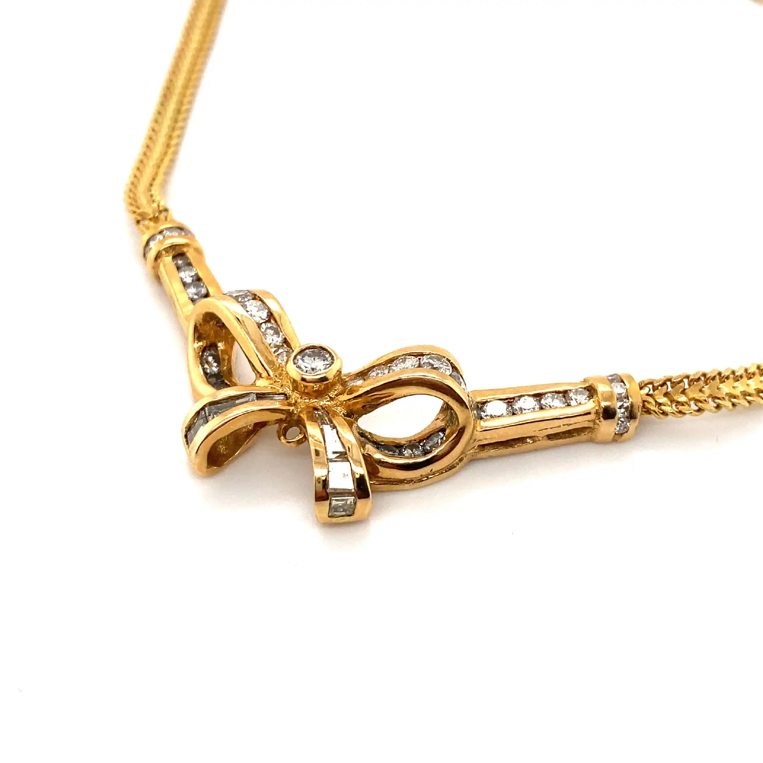Collier Gelbgold mit Brillanten Collier Gelbgold mit Brillanten