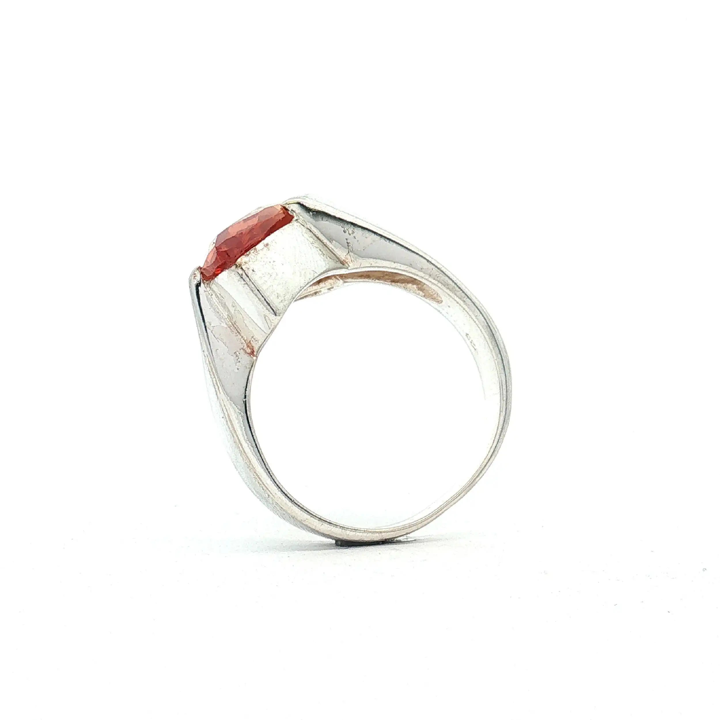 Ring mit orangem Stein Ring mit orangem Stein