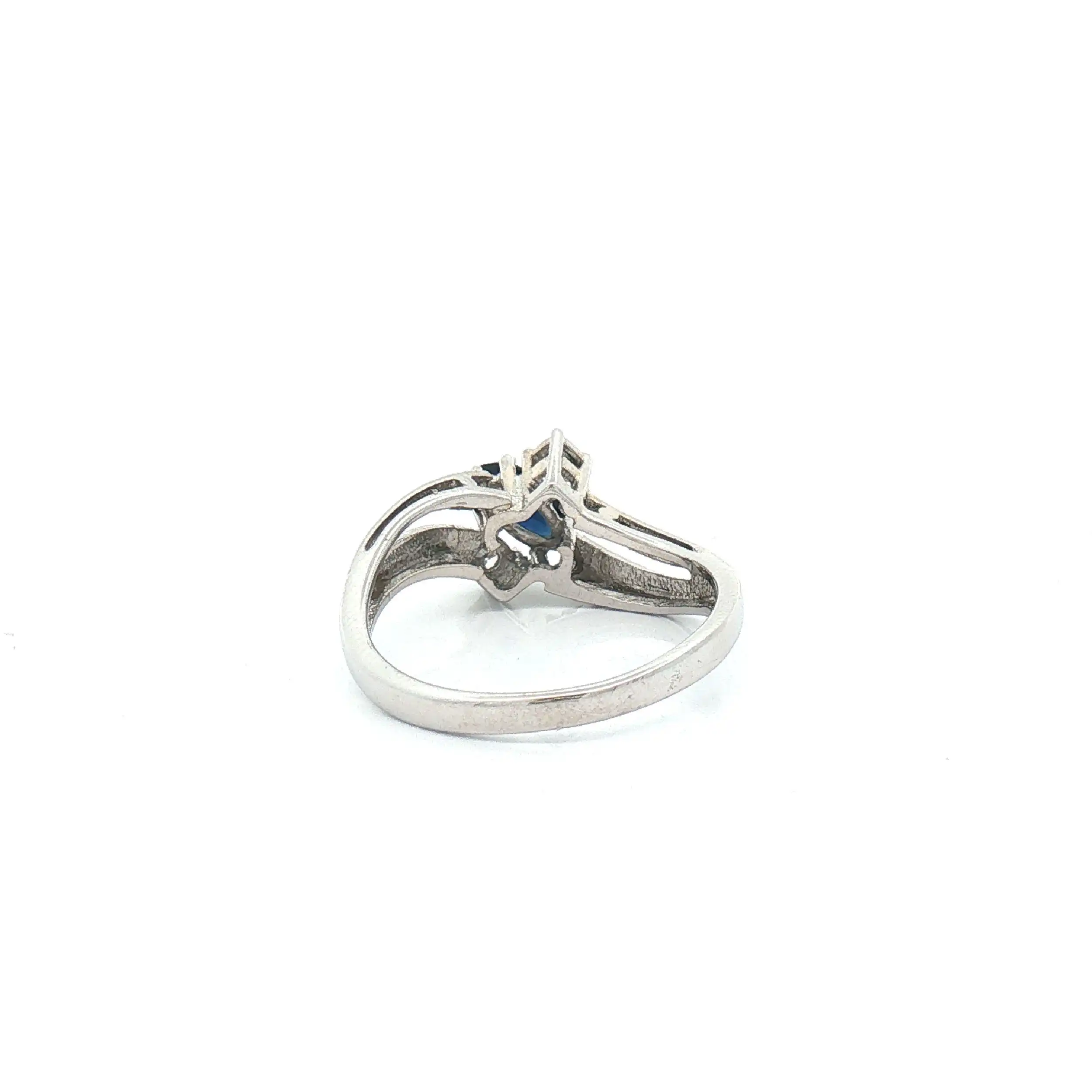 Ring Weißgold mit Saphir und Diamanten