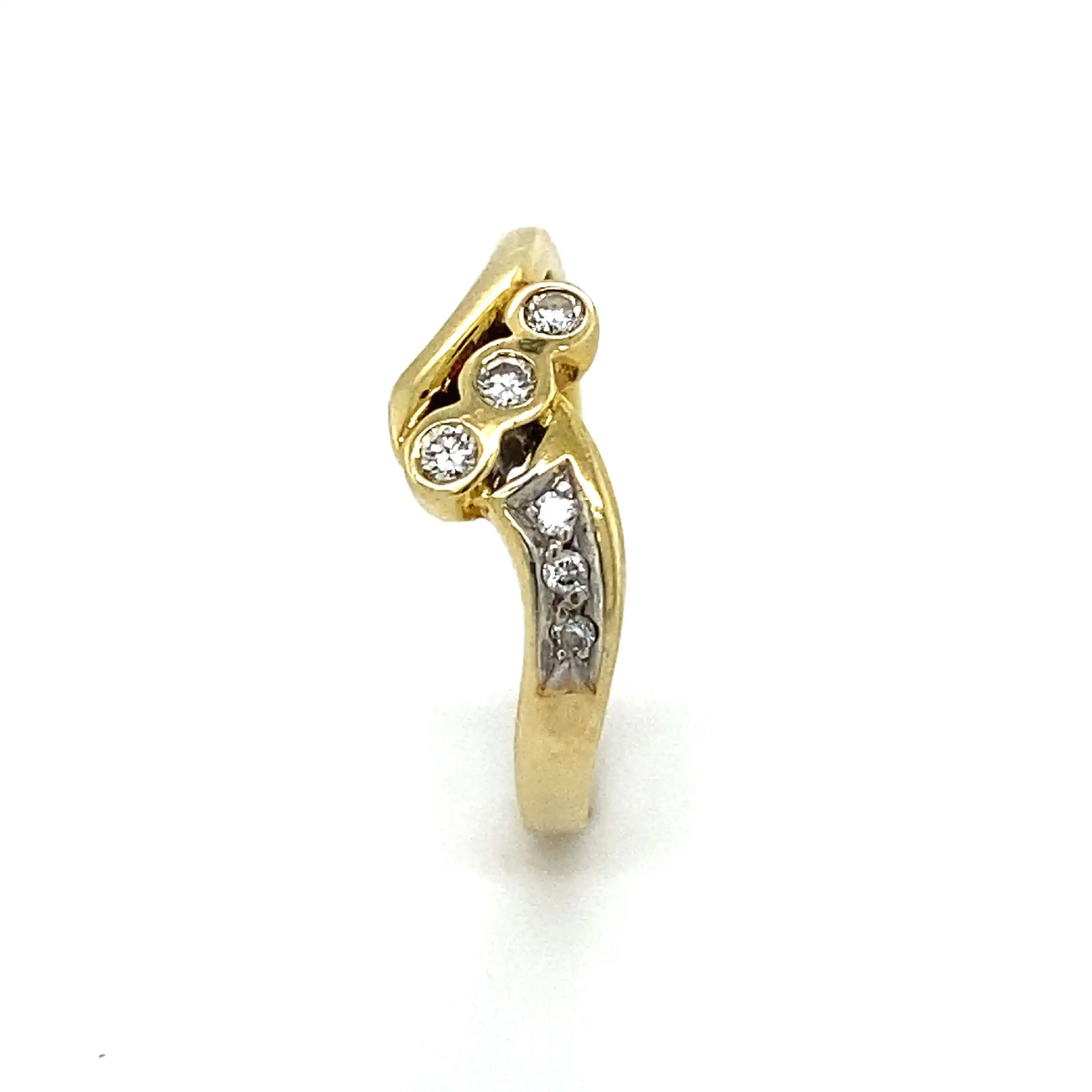 Ring Gelbgold mit Brillanten, graviert mit 0,13ct Ring Gelbgold mit Brillanten, graviert mit 0,13ct