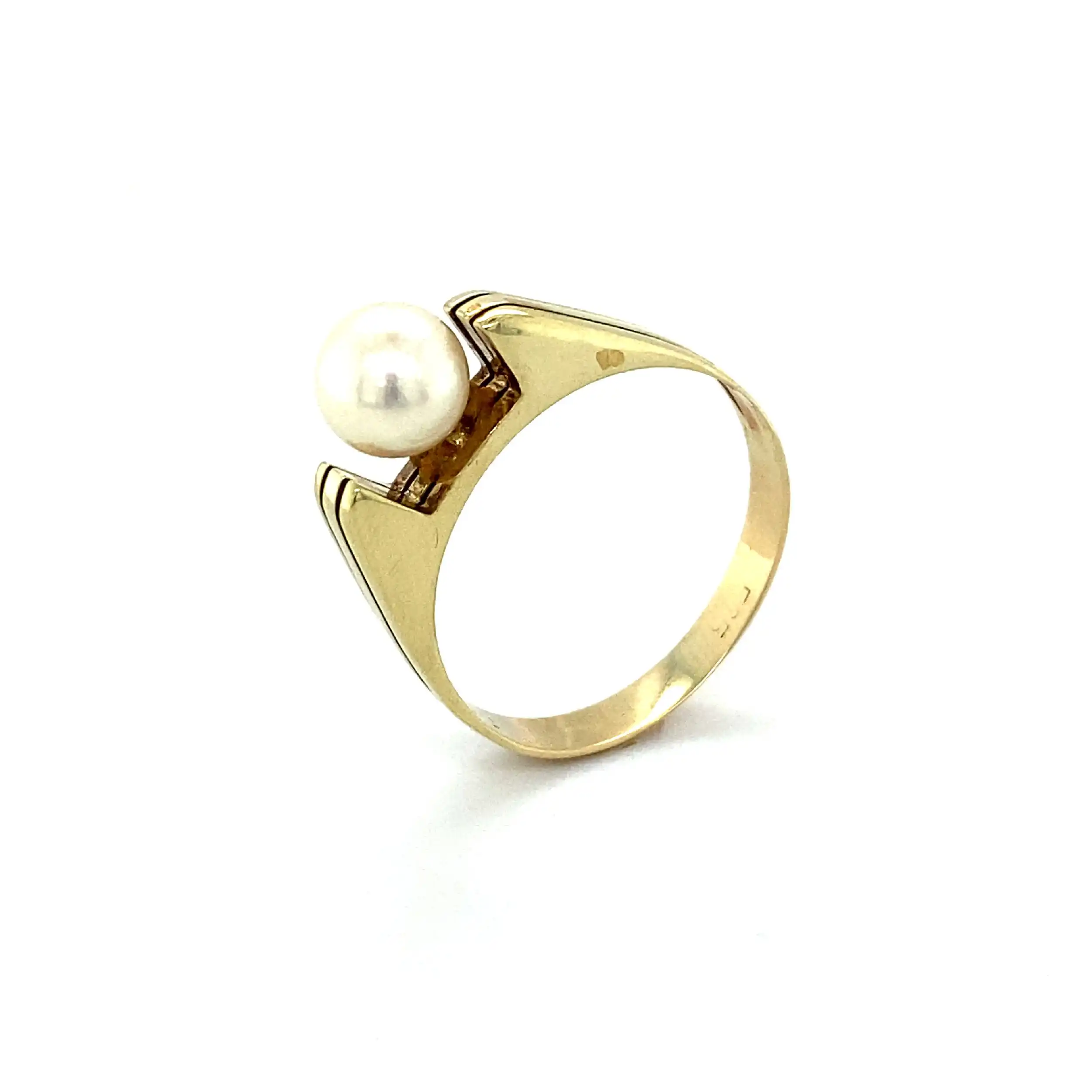 Ring Gelbgold mit Perle Ring Gelbgold mit Perle
