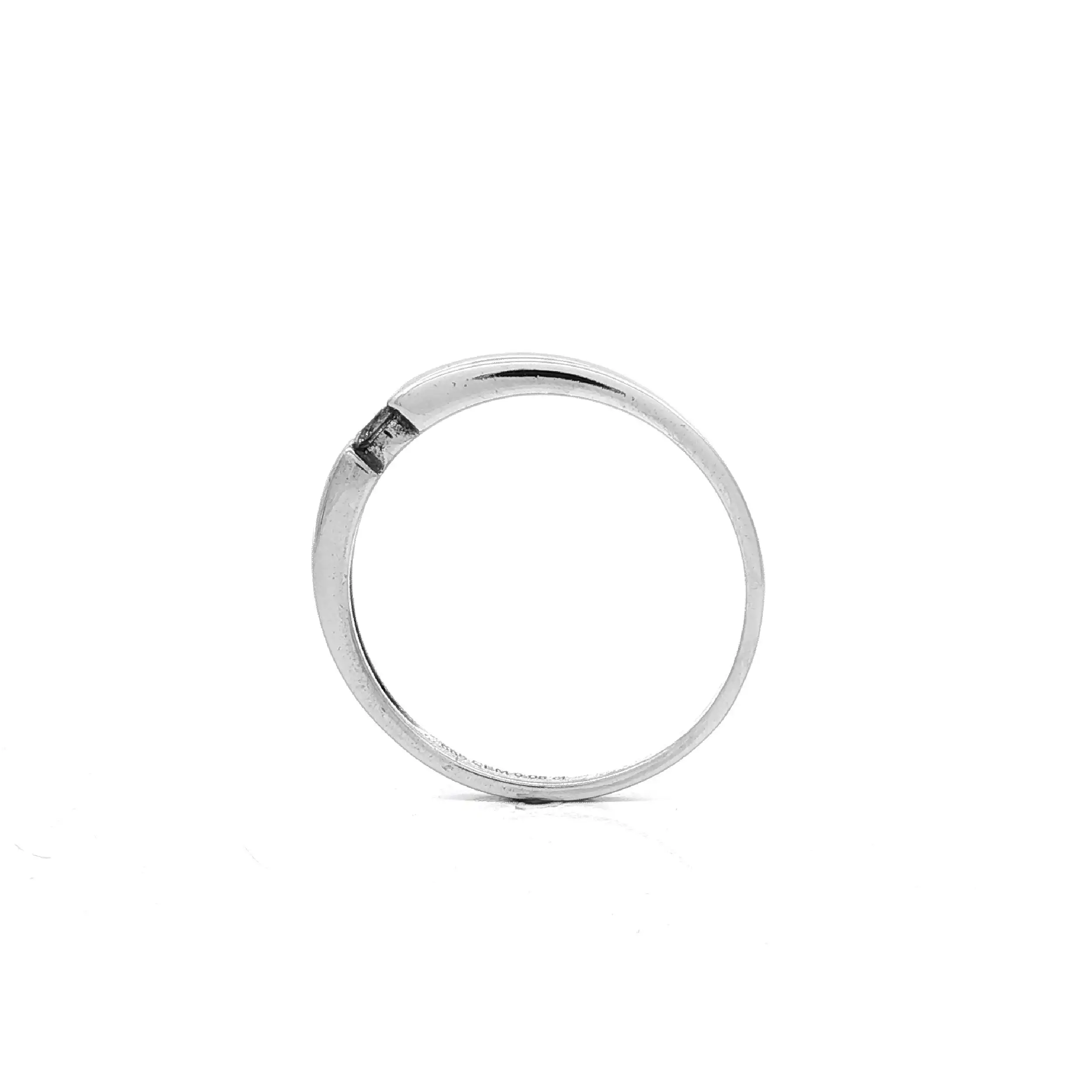 Ring Weißgold mit Brillant Solitär, graviert mit 0,08ct Ring Weißgold mit Brillant Solitär, graviert mit 0,08ct