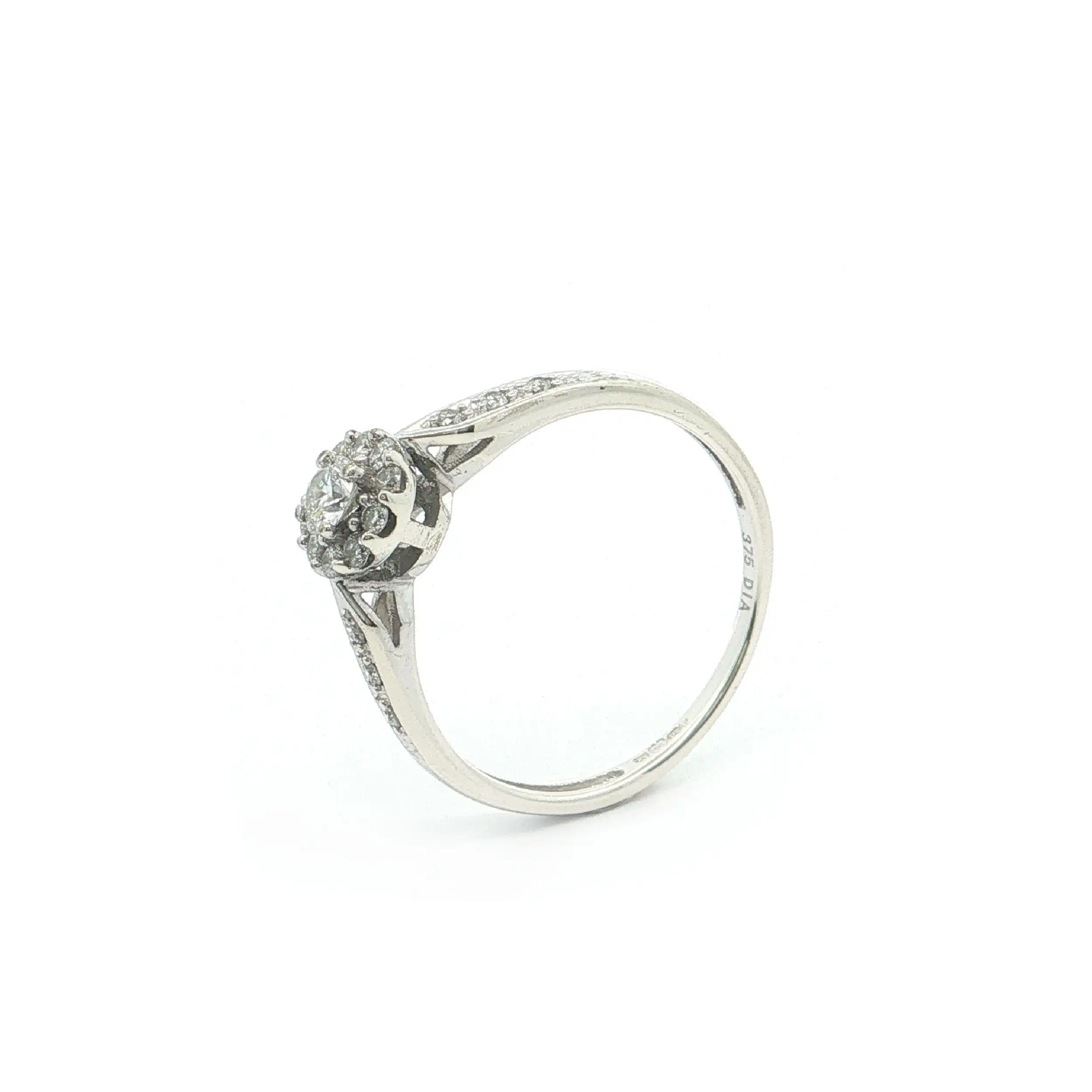 Ring mit Brillanten Ring mit Brillanten