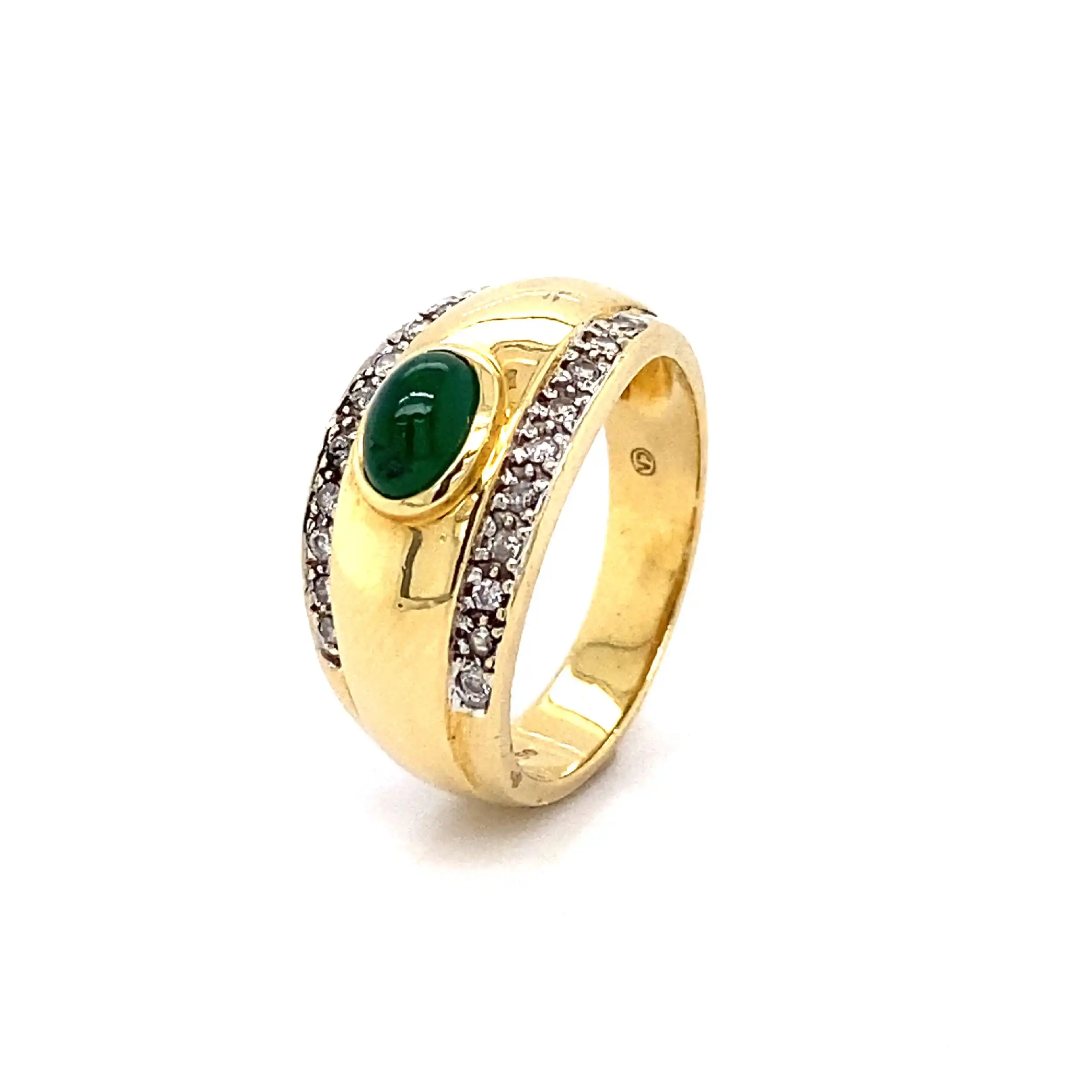 Ring Gelbgold mit Brillanten und Smaragdchabochon Ring Gelbgold mit Brillanten und Smaragdchabochon