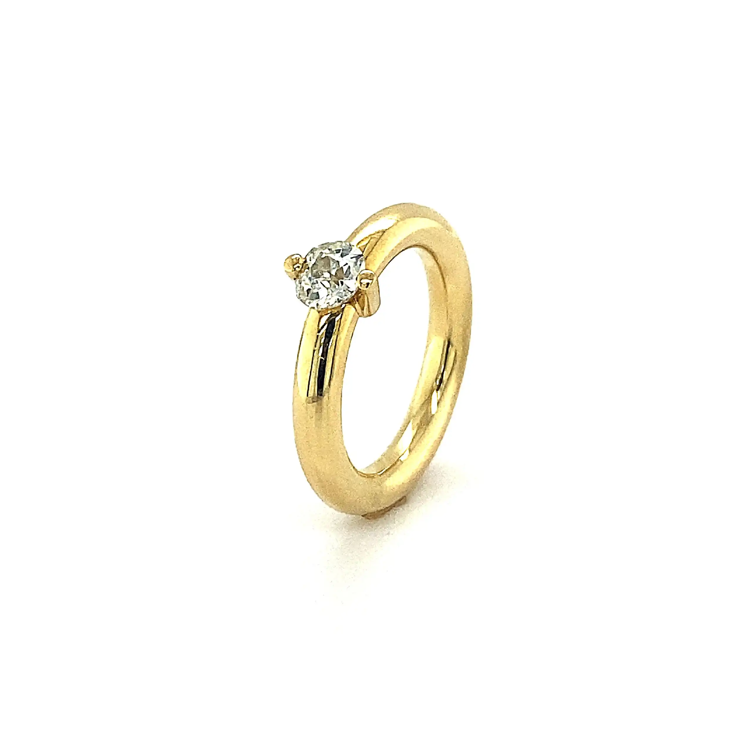 Ring Gelbgold mit Brillant in Altschliff Ring Gelbgold mit Brillant in Altschliff
