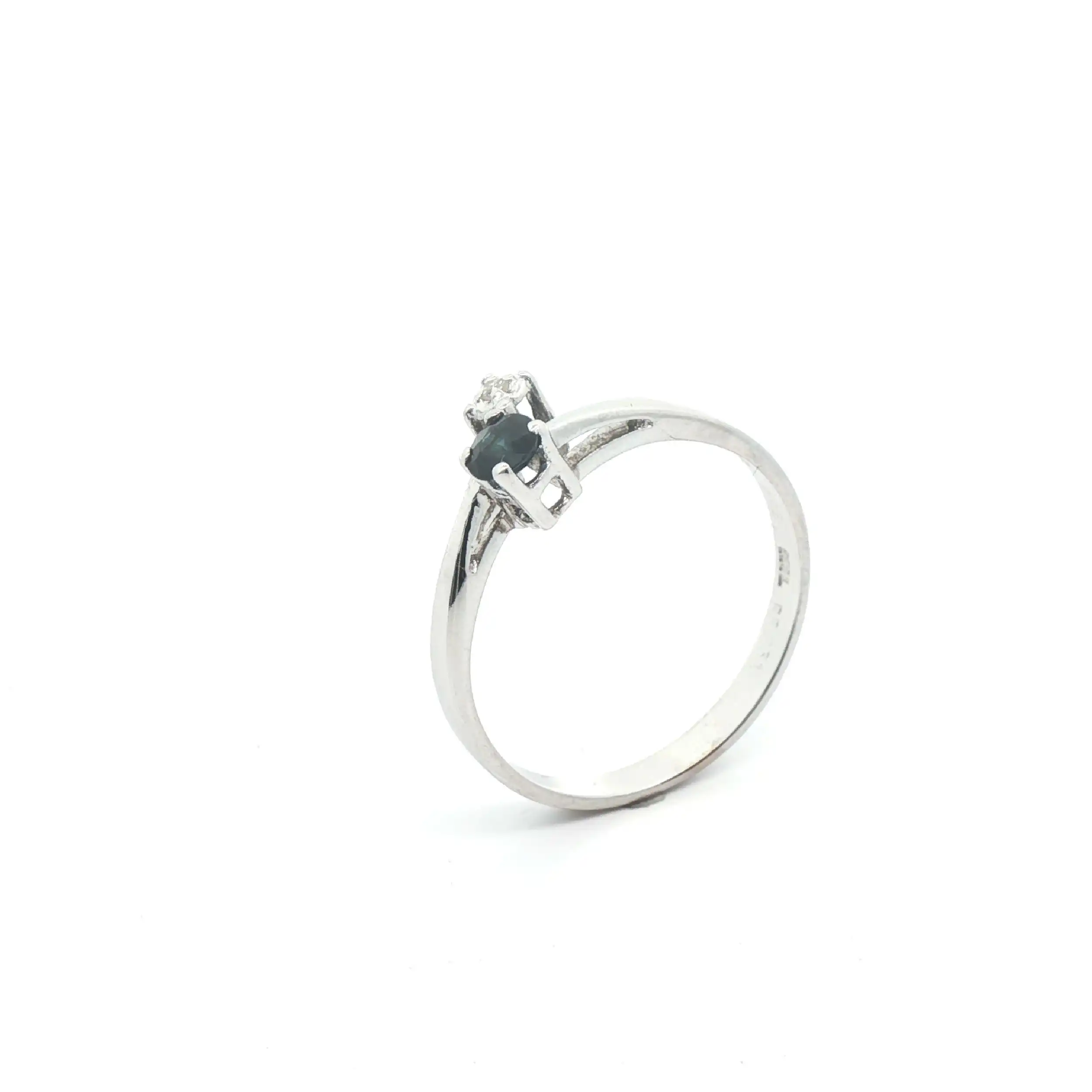 Ring Weißgold mit Saphir und Diamant Ring Weißgold mit Saphir und Diamant