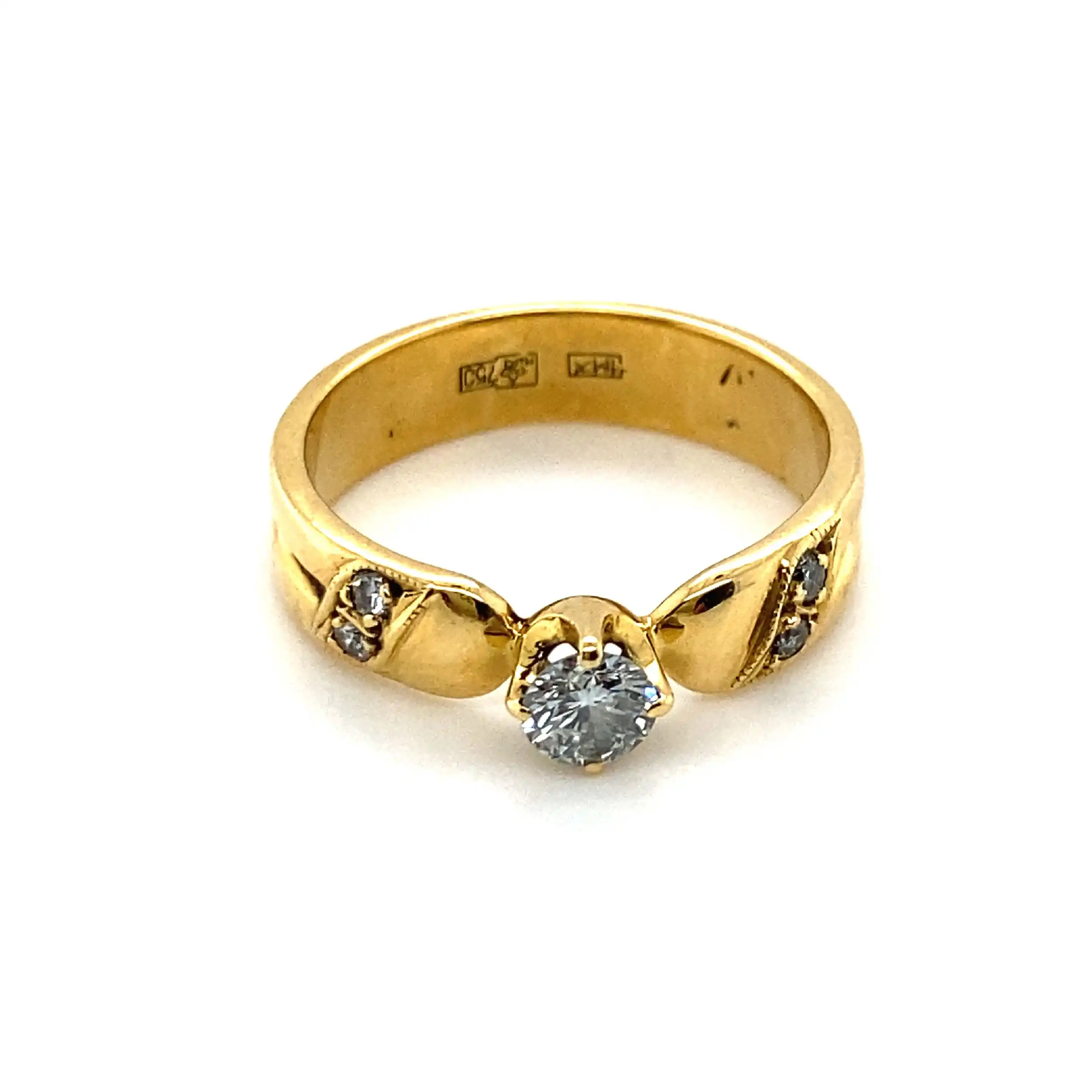 Ring Gelbgold mit Brillanten Ring Gelbgold mit Brillanten