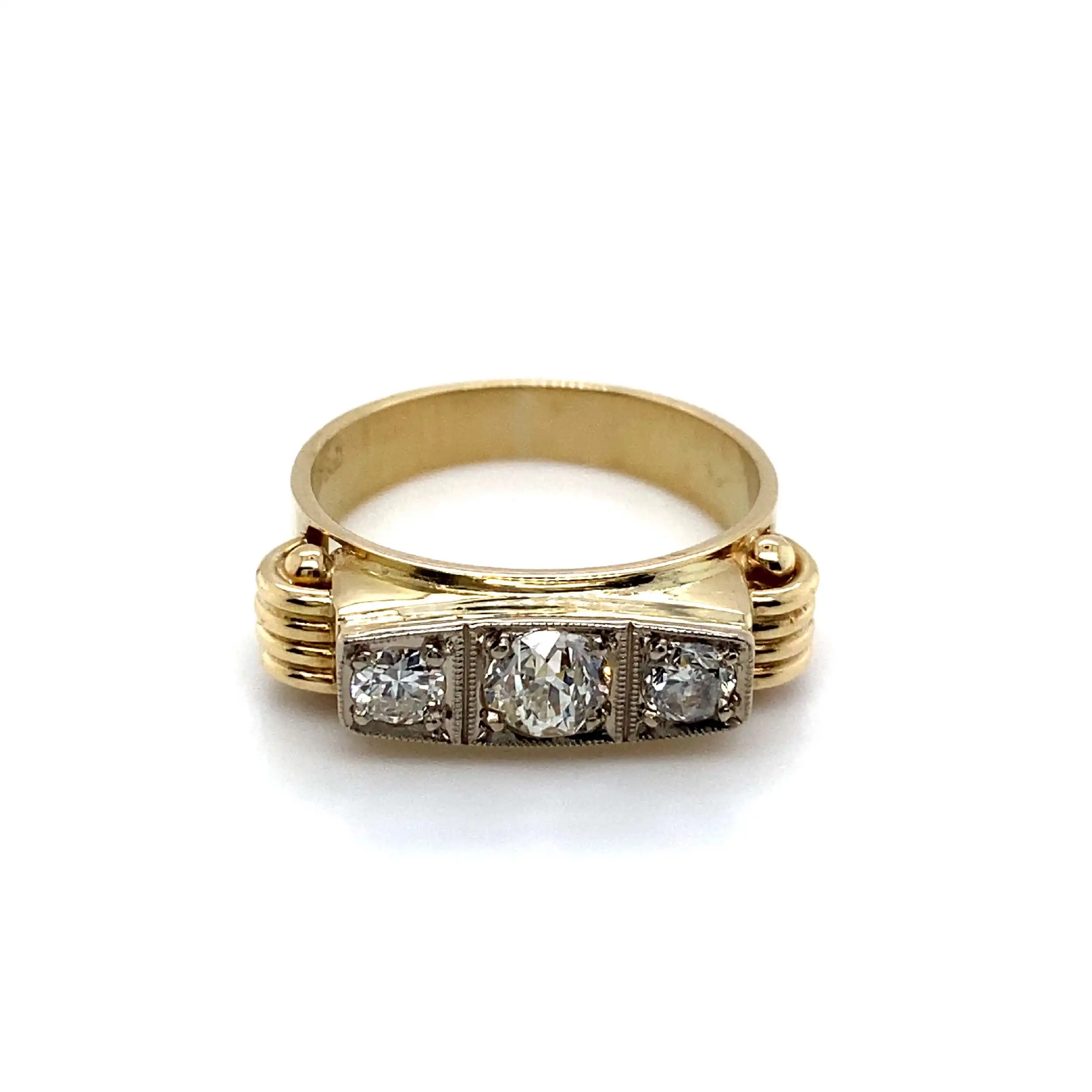 Ring mit einem Altschliff Diamant und 2 Brillanten Ring mit einem Altschliff Diamant und 2 Brillanten