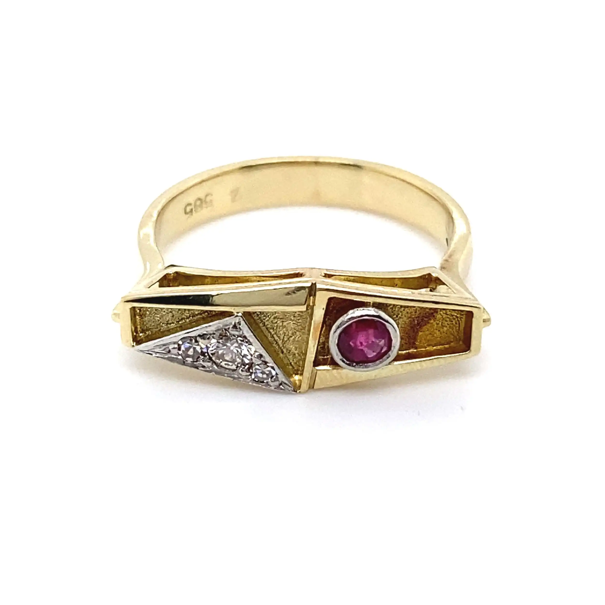 Ring Bicolor mit Rubin, Brillanten und Diamanten Ring Bicolor mit Rubin, Brillanten und Diamanten