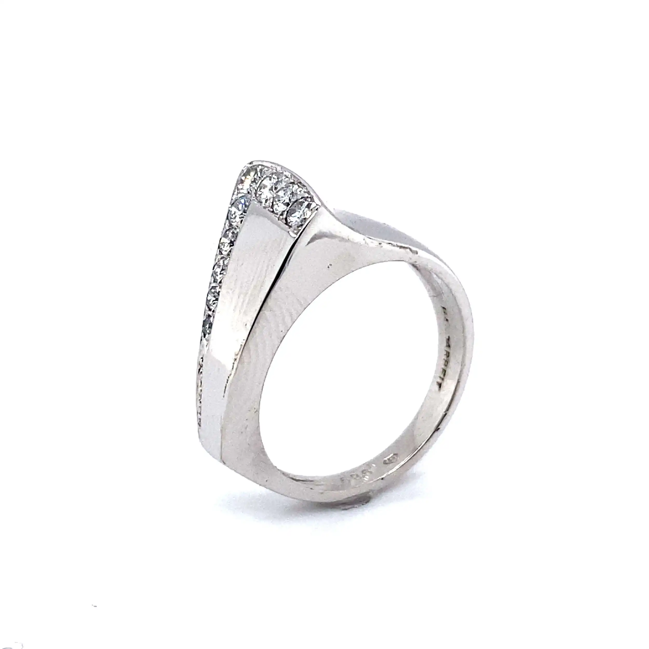 Ring Weißgold mit Brillanten, graviert mit 0,3ct W/VSI Ring Weißgold mit Brillanten, graviert mit 0,3ct W/VSI