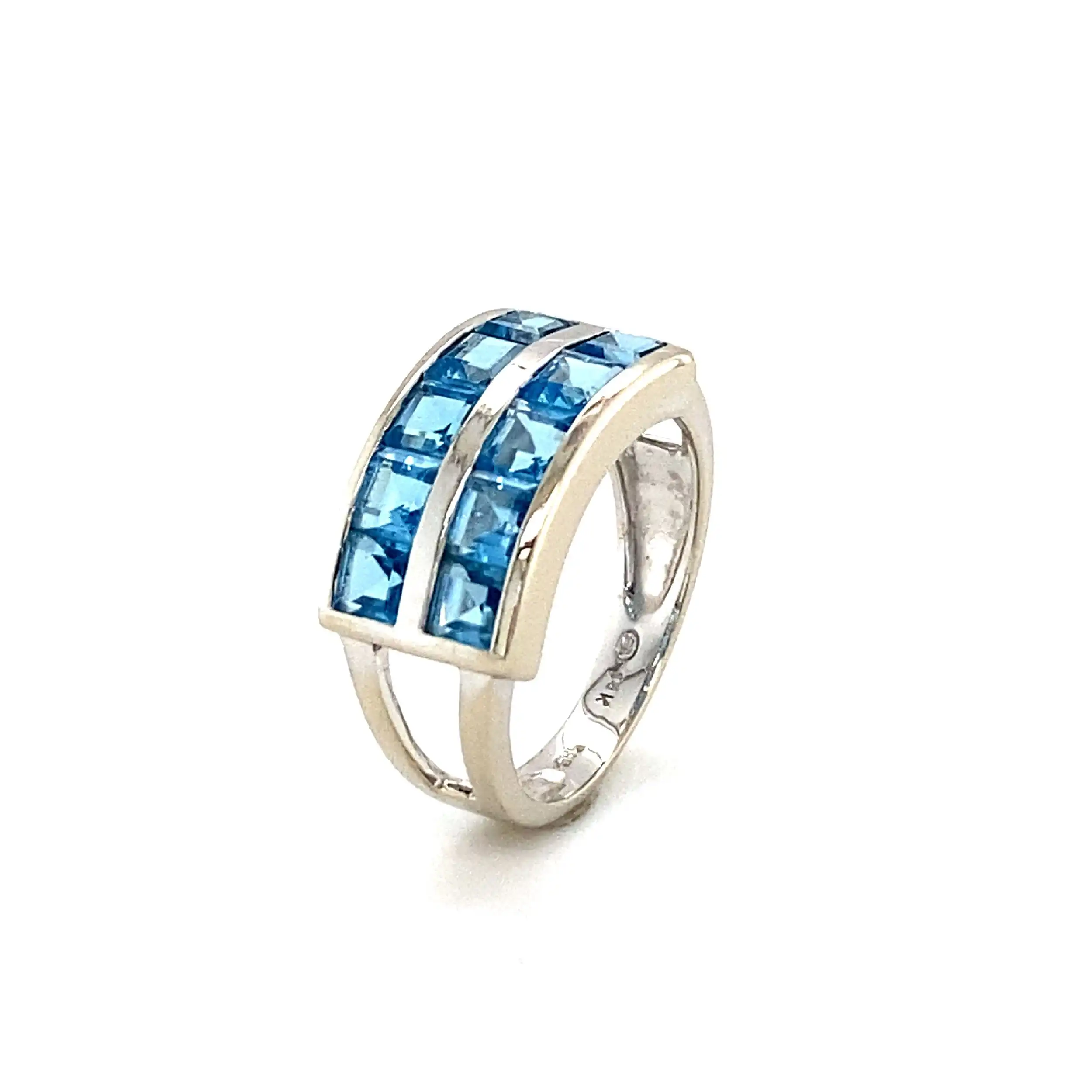 Ring Weißgold mit blauen Farbsteinen Ring Weißgold mit blauen Farbsteinen