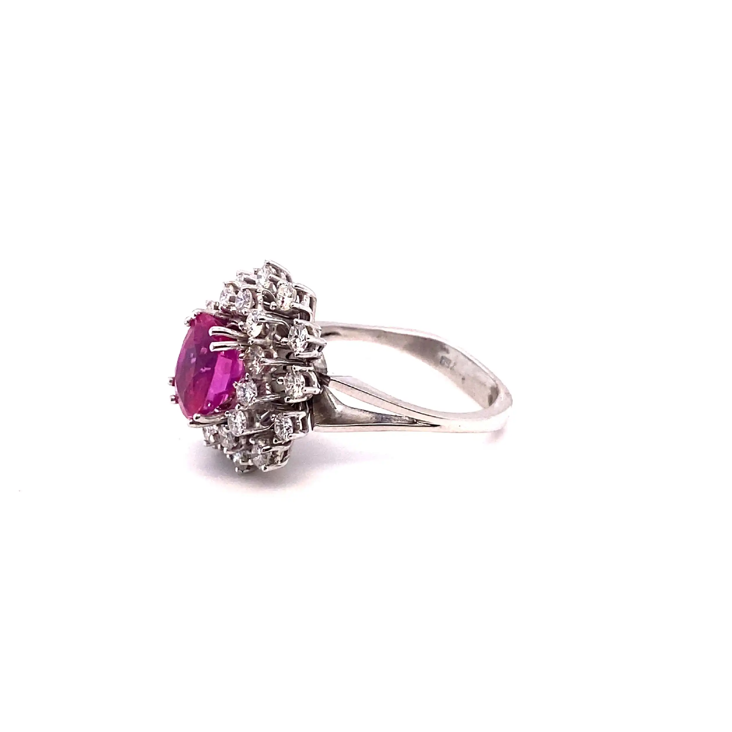 Ring mit pinkem Saphir ca. 2,6ct und Brillanten ca.1,24 ct mit EPL Expertise Ring mit pinkem Saphir ca. 2,6ct und Brillanten ca.1,24 ct mit EPL Expertise
