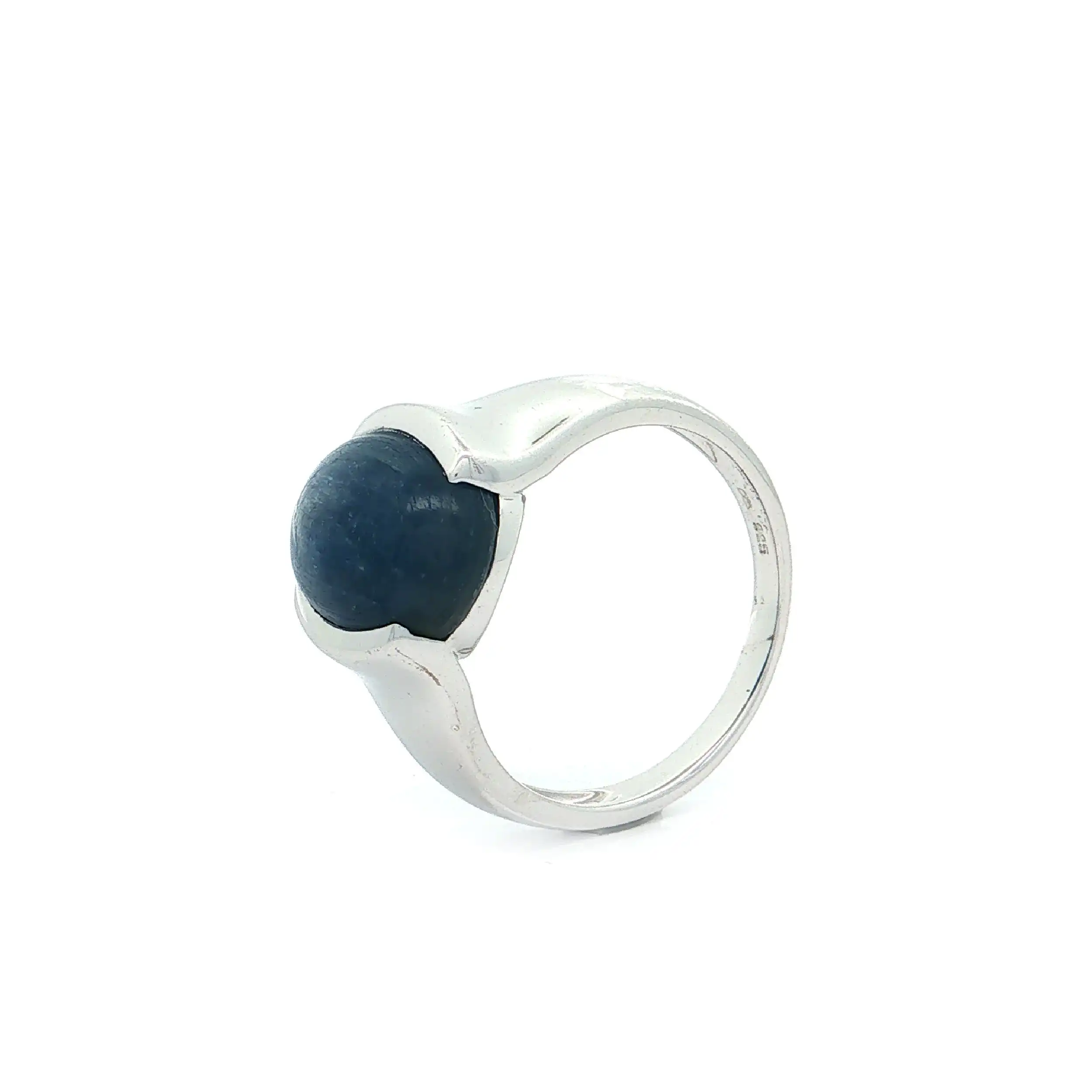 Ring Silber mit Saphircabochon