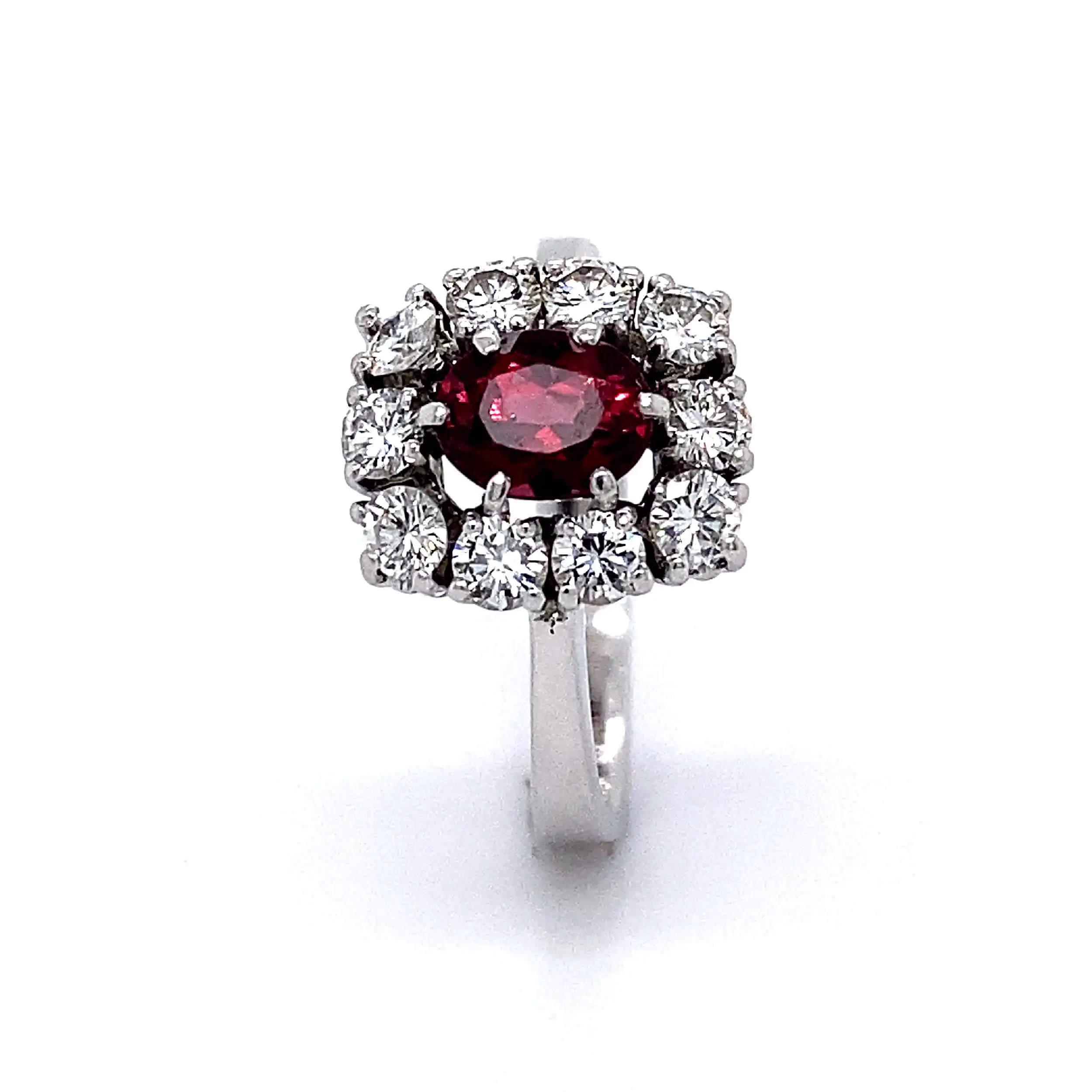 Ring Weißgold mit Rubin und Brillanten Ring Weißgold mit Rubin und Brillanten