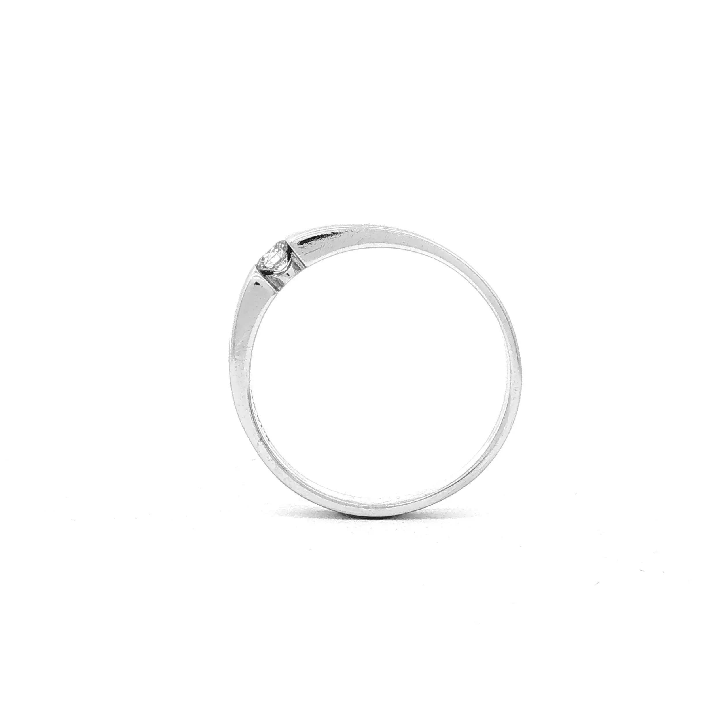 Ring Weißgold Christ mit Brillant Solitär, graviert mit 0,10ct Ring Weißgold Christ mit Brillant Solitär, graviert mit 0,10ct