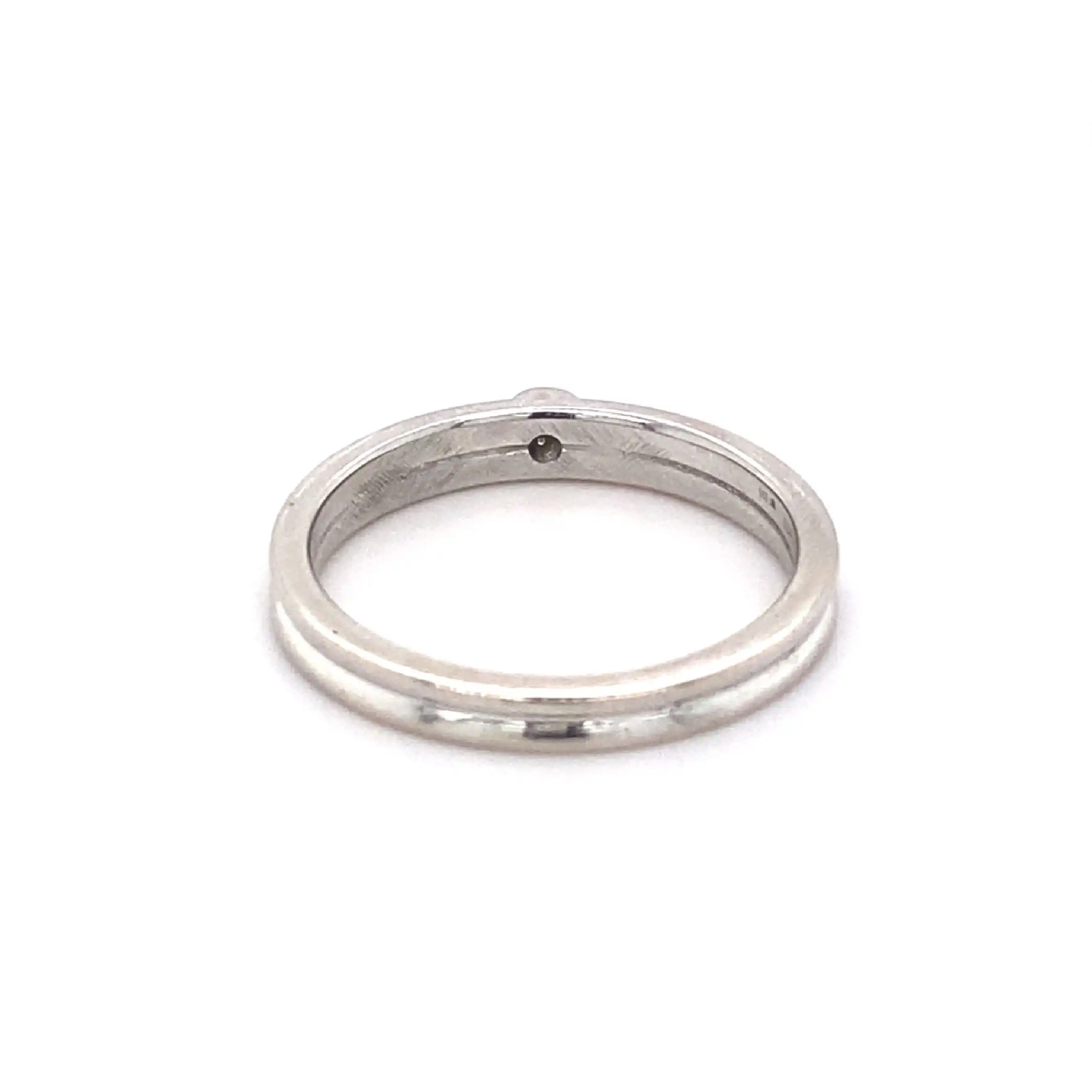 Ring Weißgold mit Brillant, graviert mit 0,08ct Ring Weißgold mit Brillant, graviert mit 0,08ct