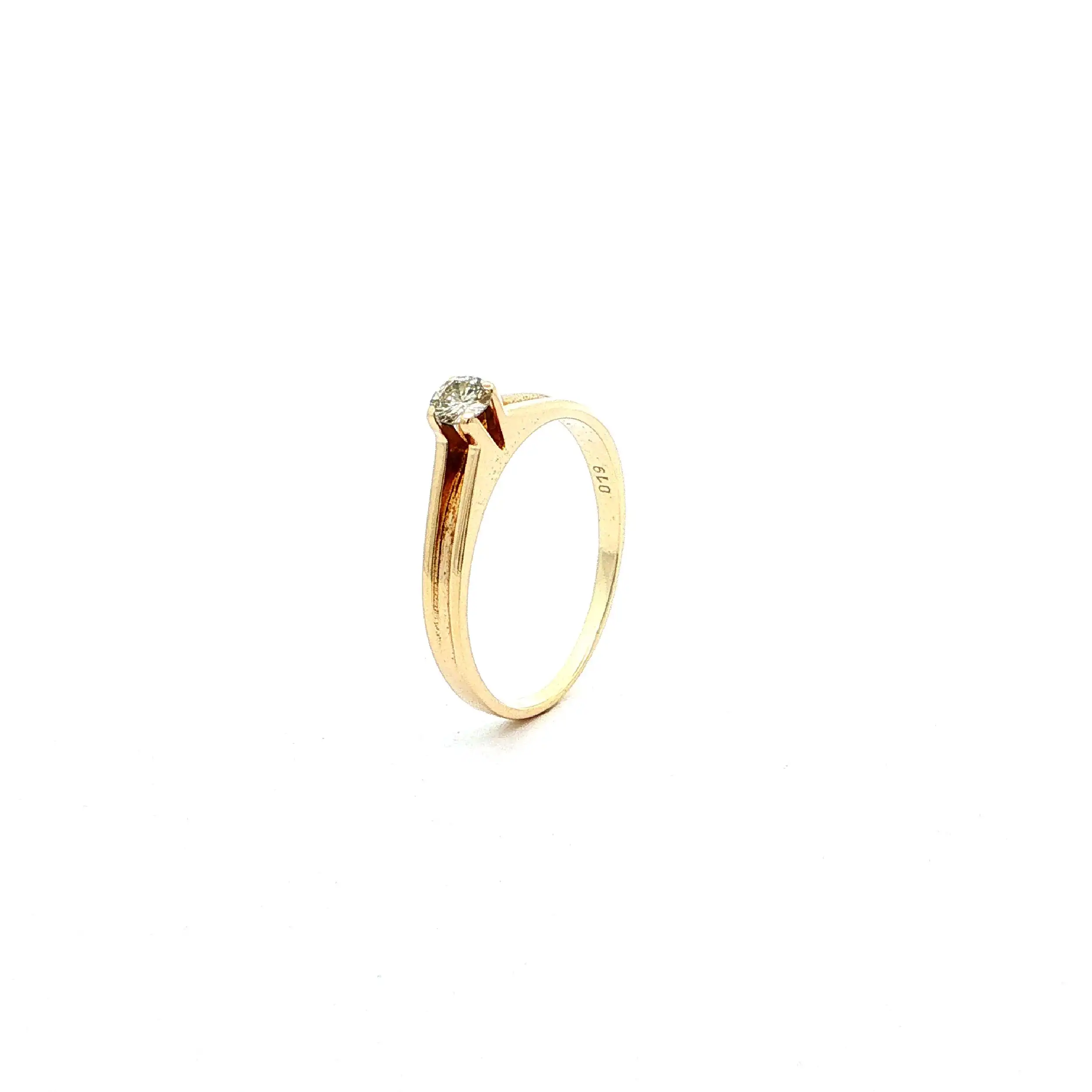 Ring Gelbgold mit Brillant, graviert mit 0,19ct.