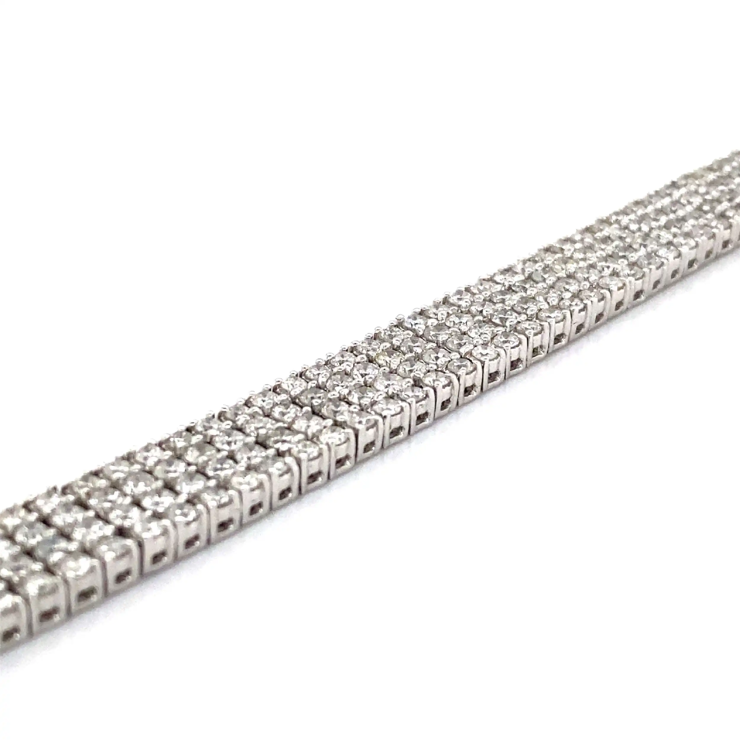 Armband Weißgold mit 296 Brillanten, 13,5ct graviert Armband Weißgold mit 296 Brillanten, 13,5ct graviert