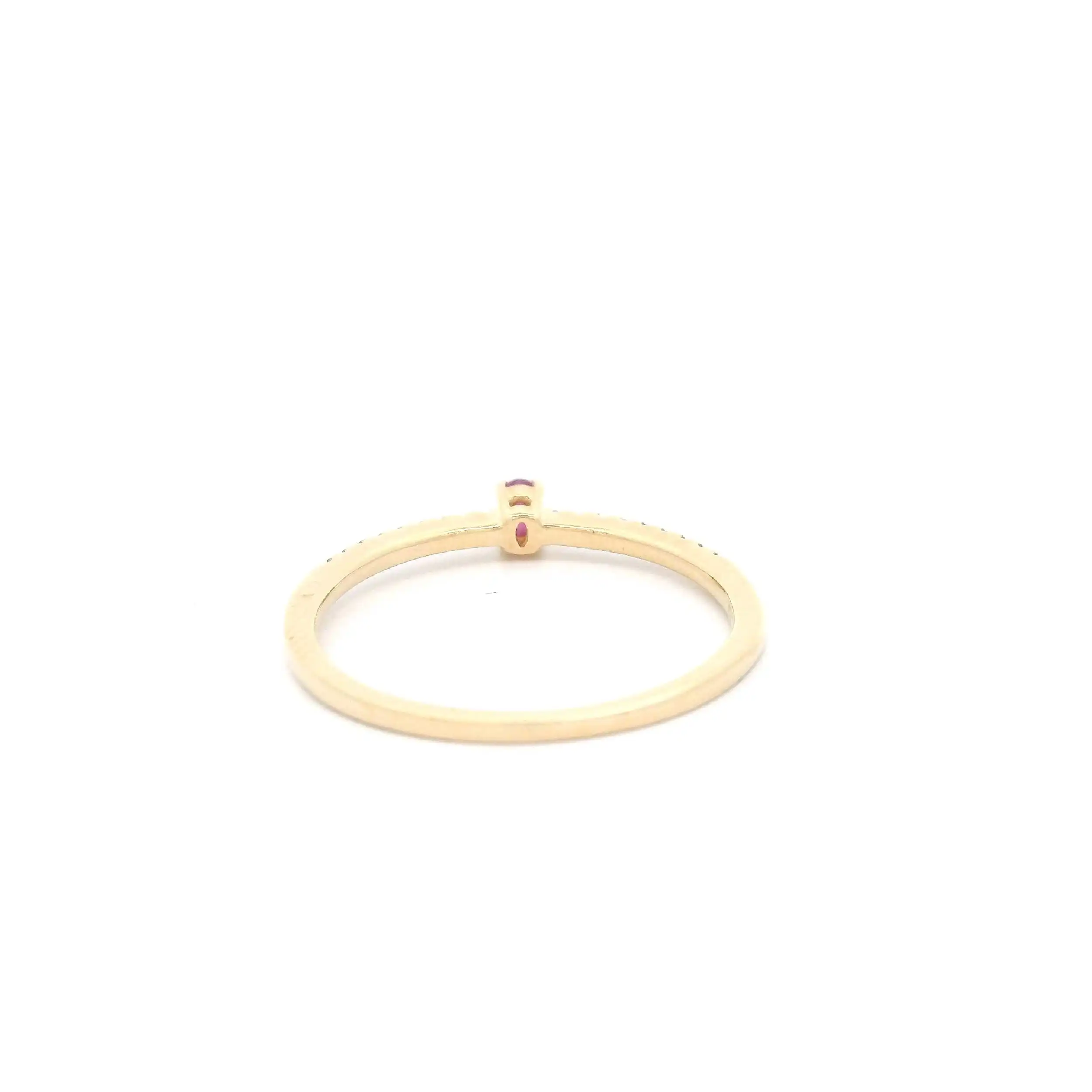 Ring Gelbgold mit Diamanten und Rubin Cabochon