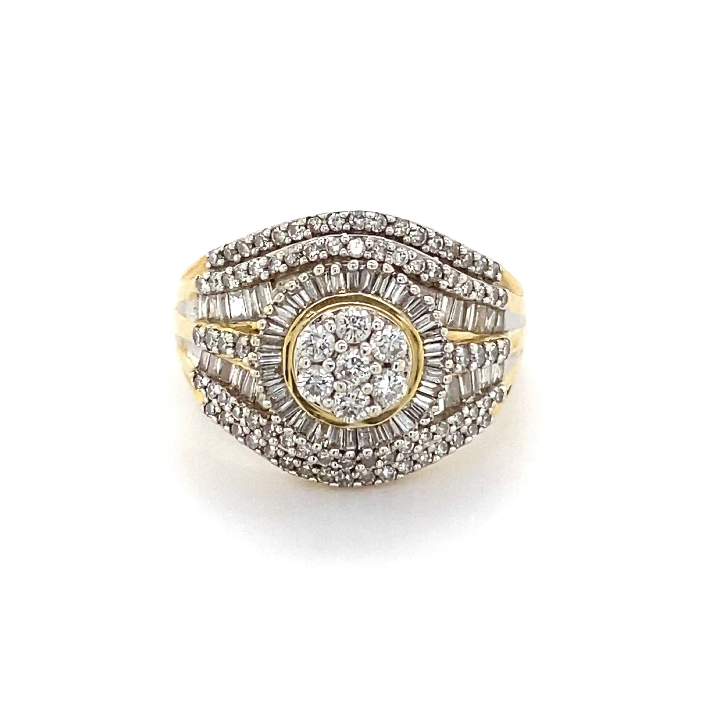 Ring Bicolor mit Brillanten und Diamanten im Baguetteschliff Ring Bicolor mit Brillanten und Diamanten im Baguetteschliff