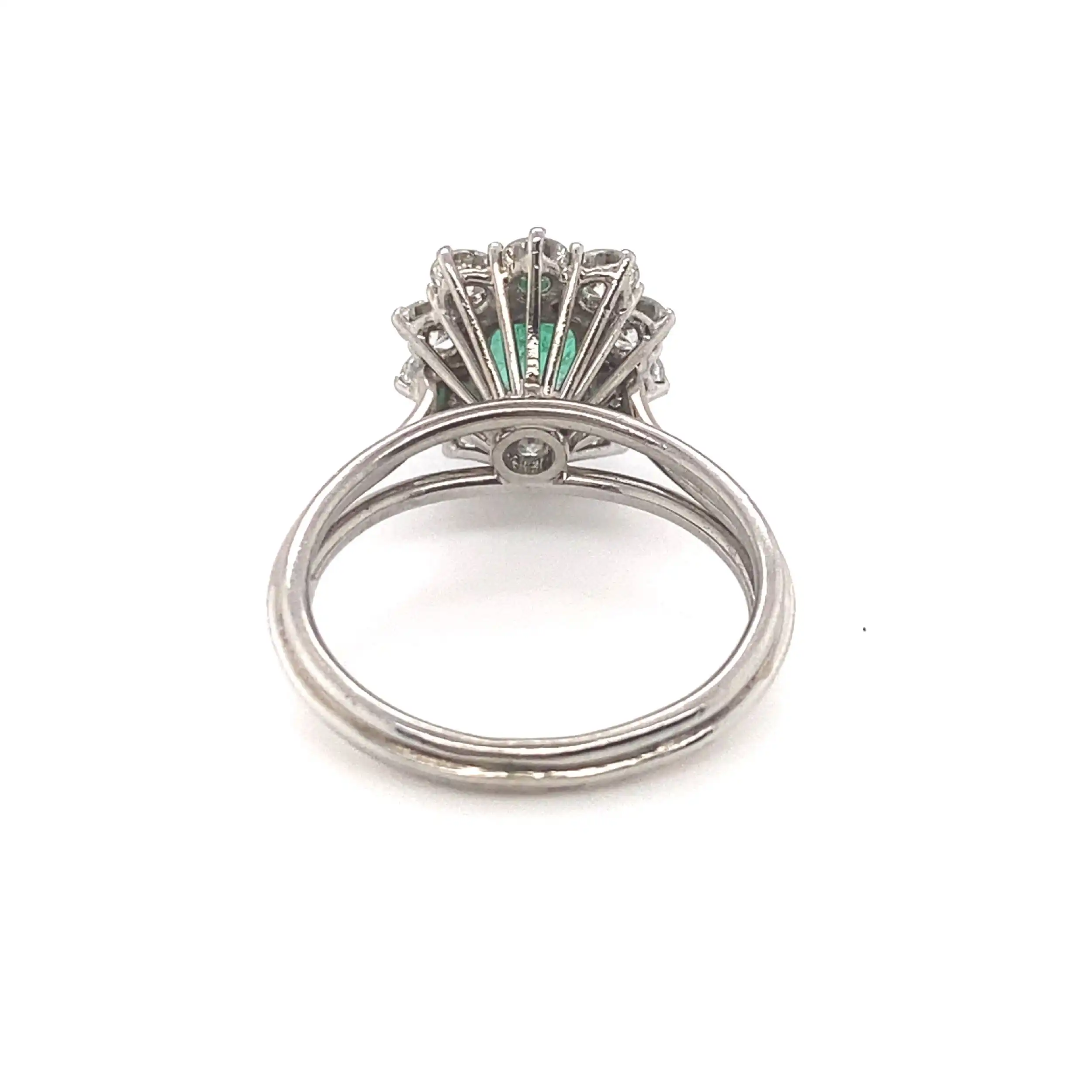 Ring Weißgold mit Brillanten und Smaragd Ring Weißgold mit Brillanten und Smaragd