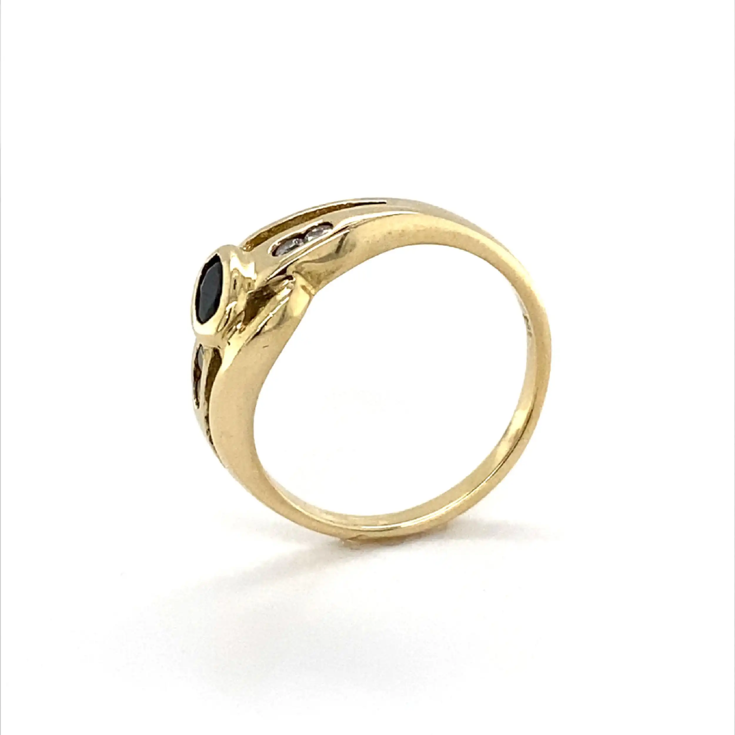 Ring Gelbgold mit blauem Farbstein und Zirkonia Ring Gelbgold mit blauem Farbstein und Zirkonia