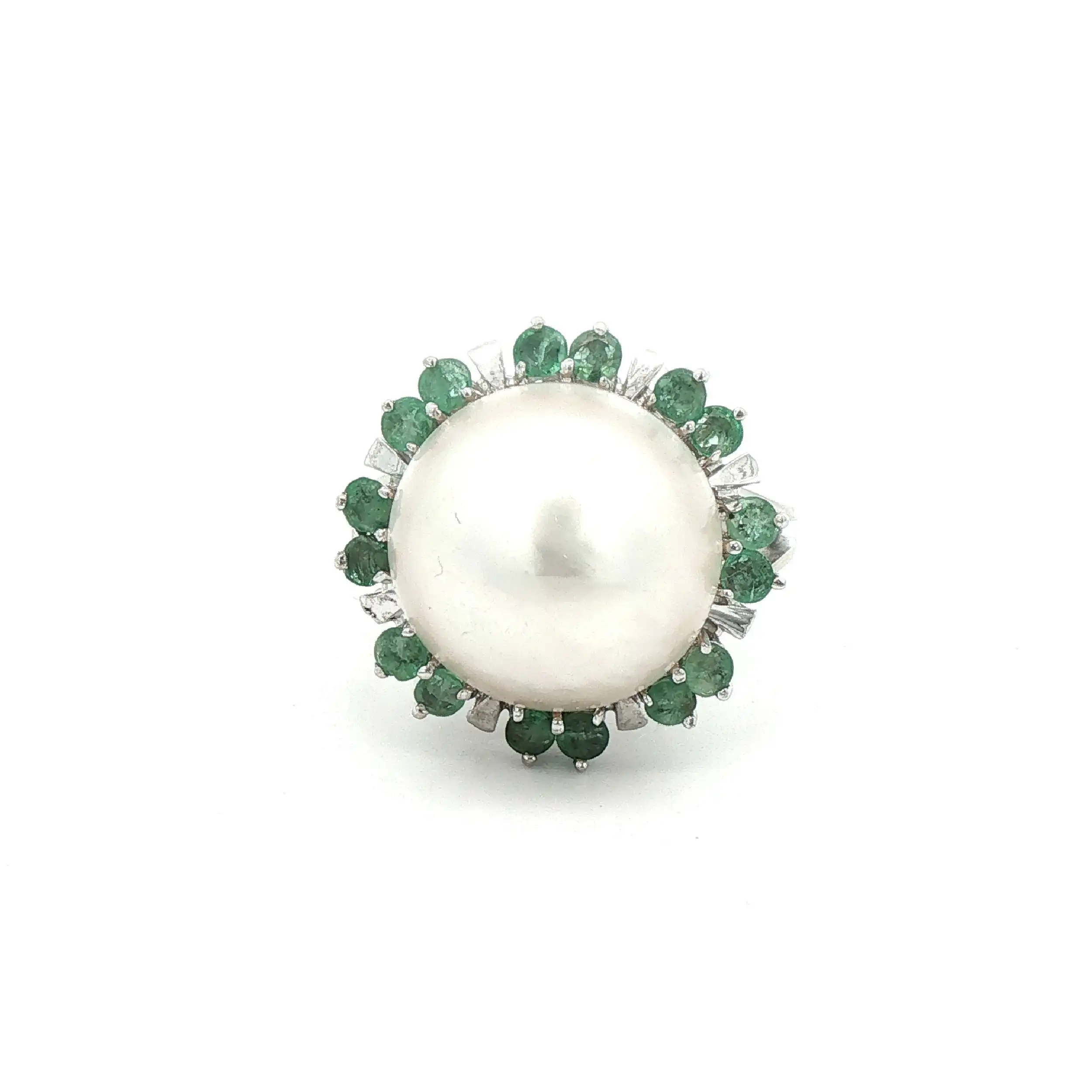 Ring Weißgold mit Mabe Perle und grünen Farbsteinen