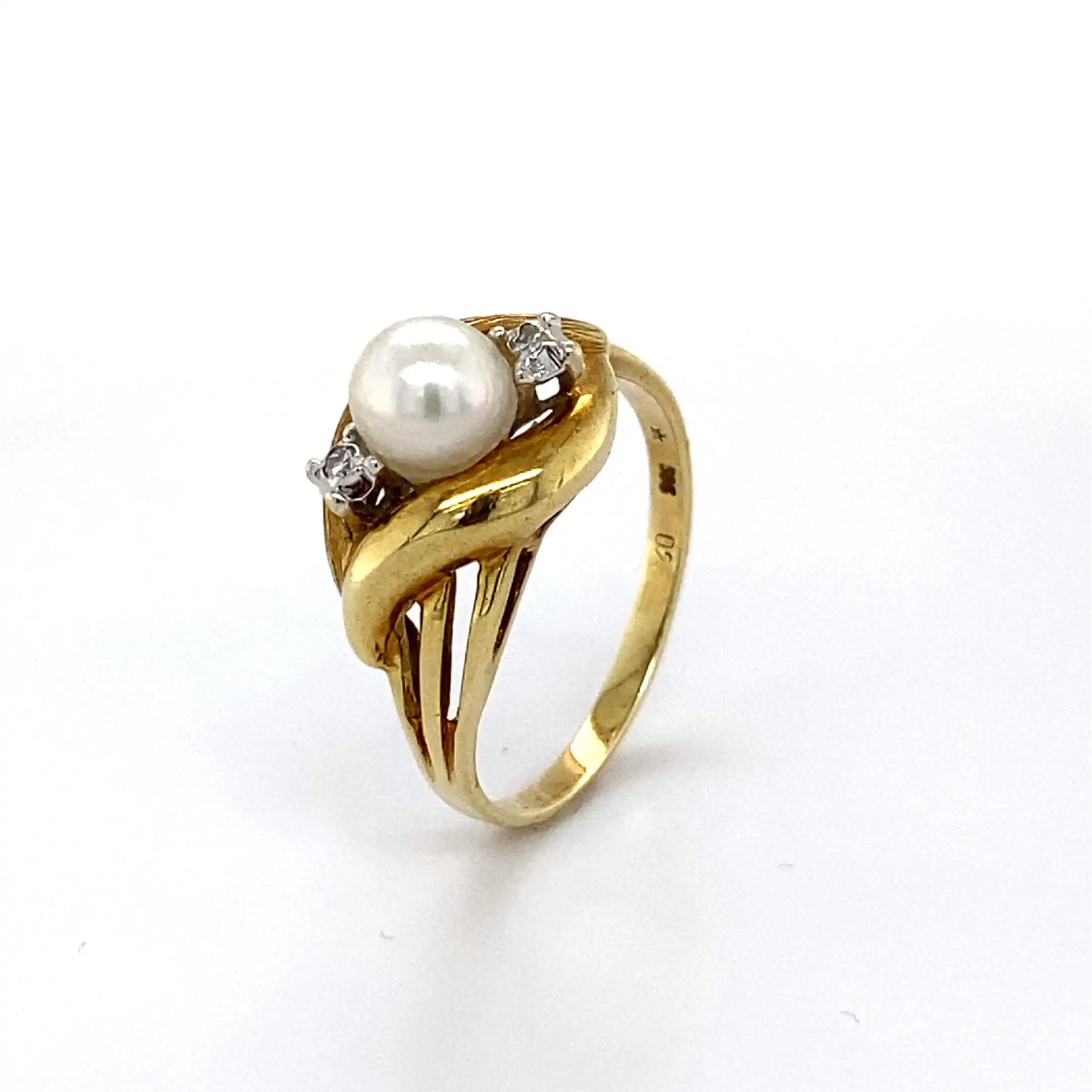 Ring Bicolor mit Diamanten und Perle Ring Bicolor mit Diamanten und Perle