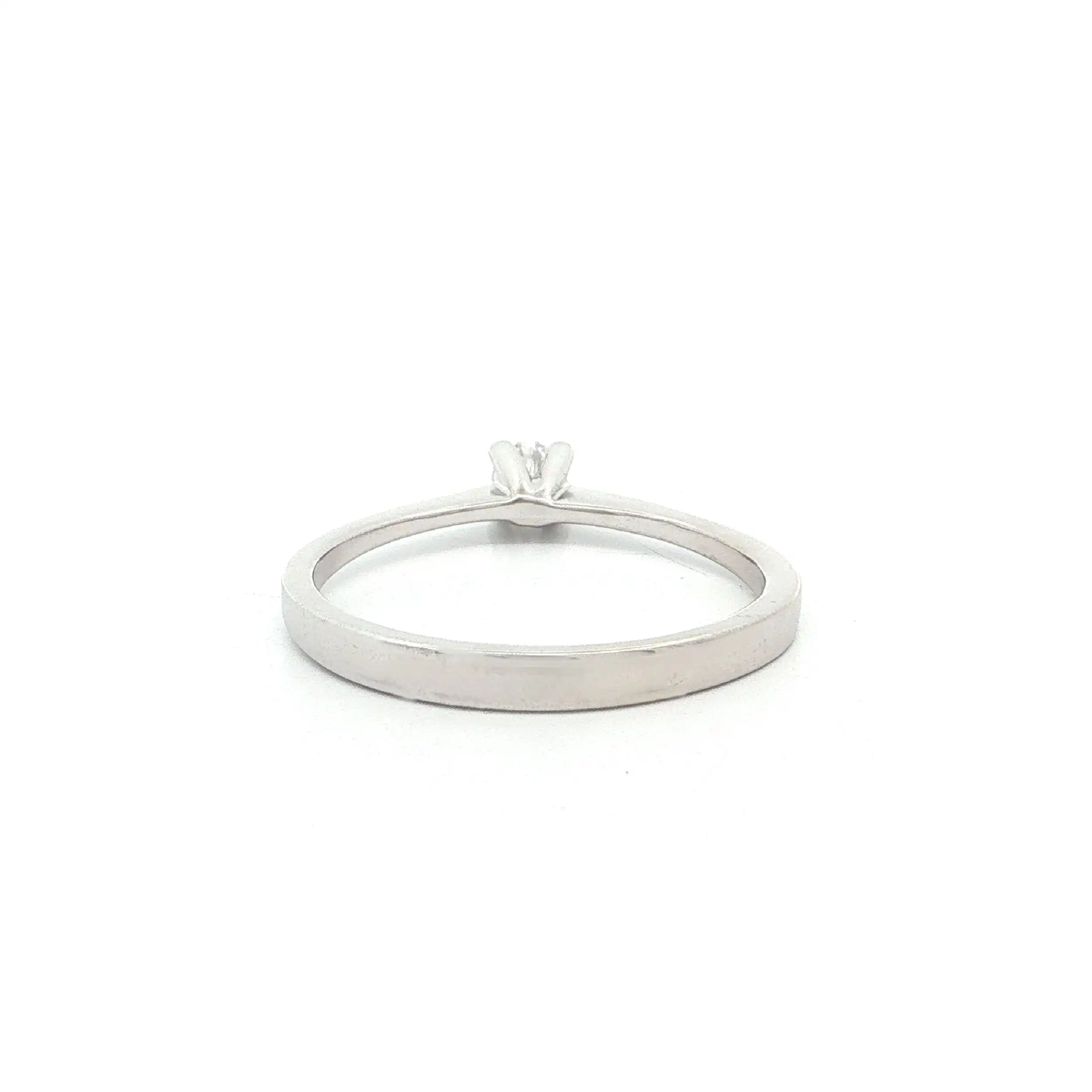 Ring Weißgold mit Brillant, graviert mit 0,15 ct W-LR "Christ" Ring Weißgold mit Brillant, graviert mit 0,15 ct W-LR "Christ"