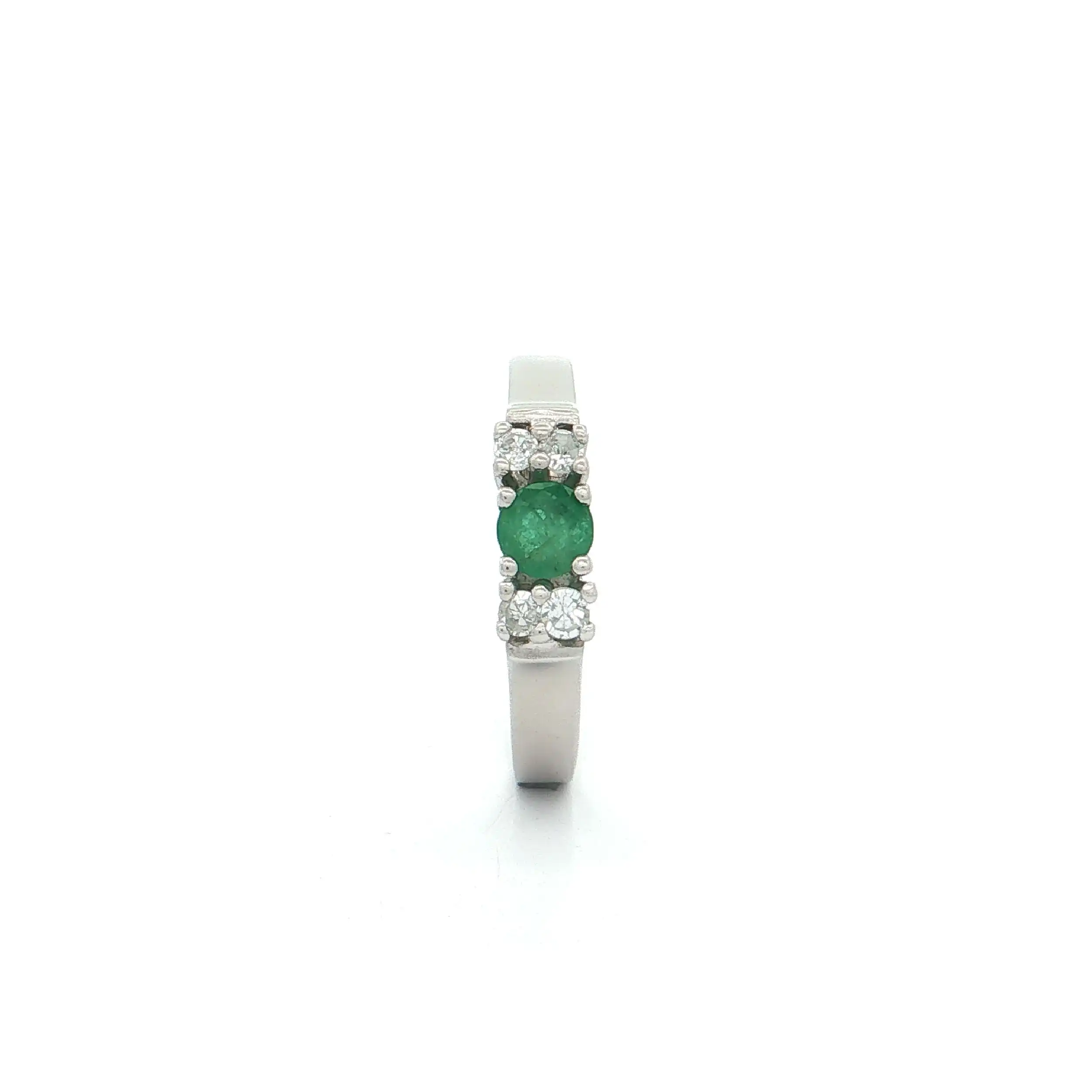 Ring Weißgold mit Smaragd und Diamanten, graviert mit 0,12ct