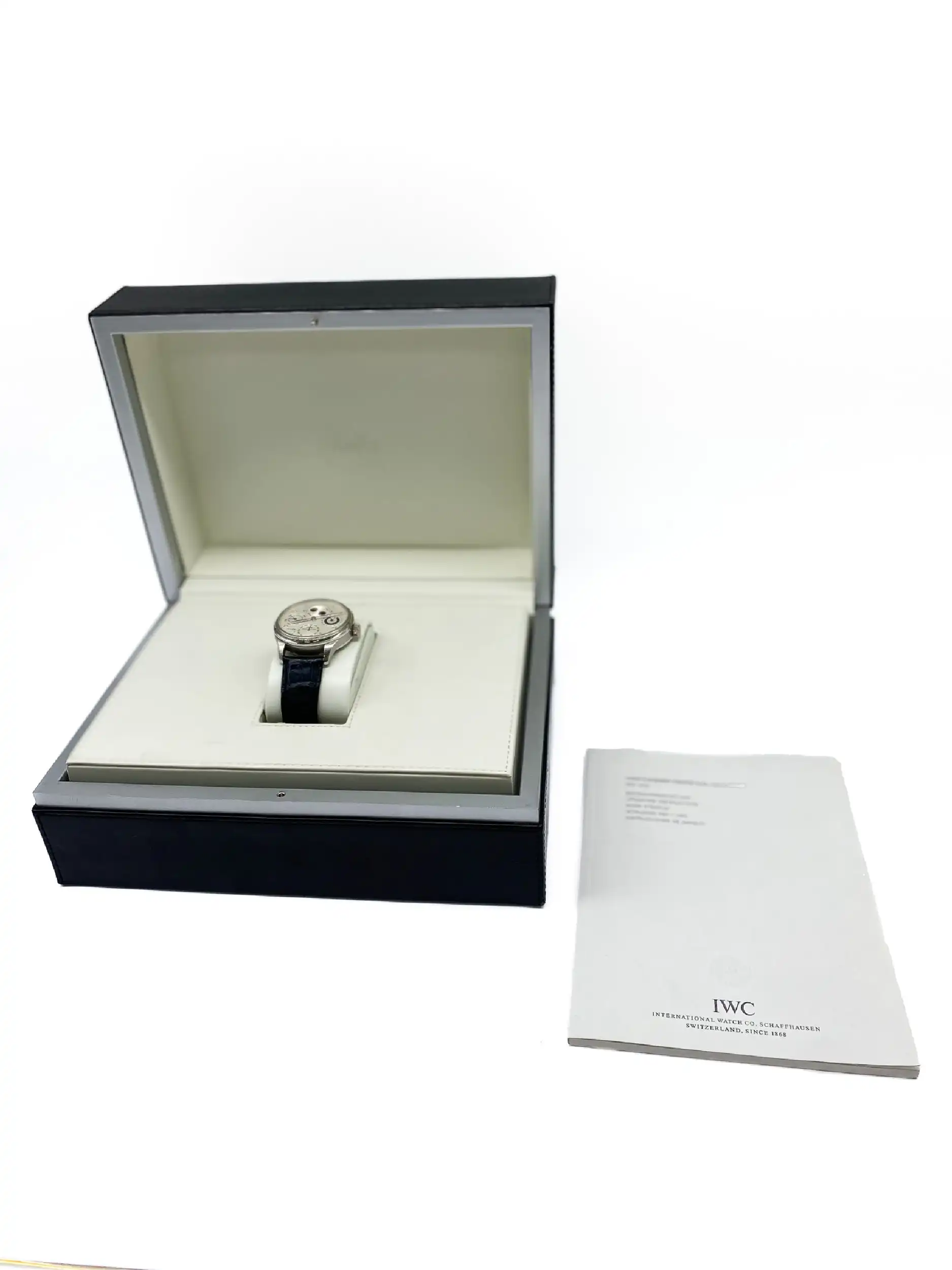 Herrenuhr IWC Portugieser Perpetual "Ewiger Kalender" Platin limitiert auf 250 Stk.