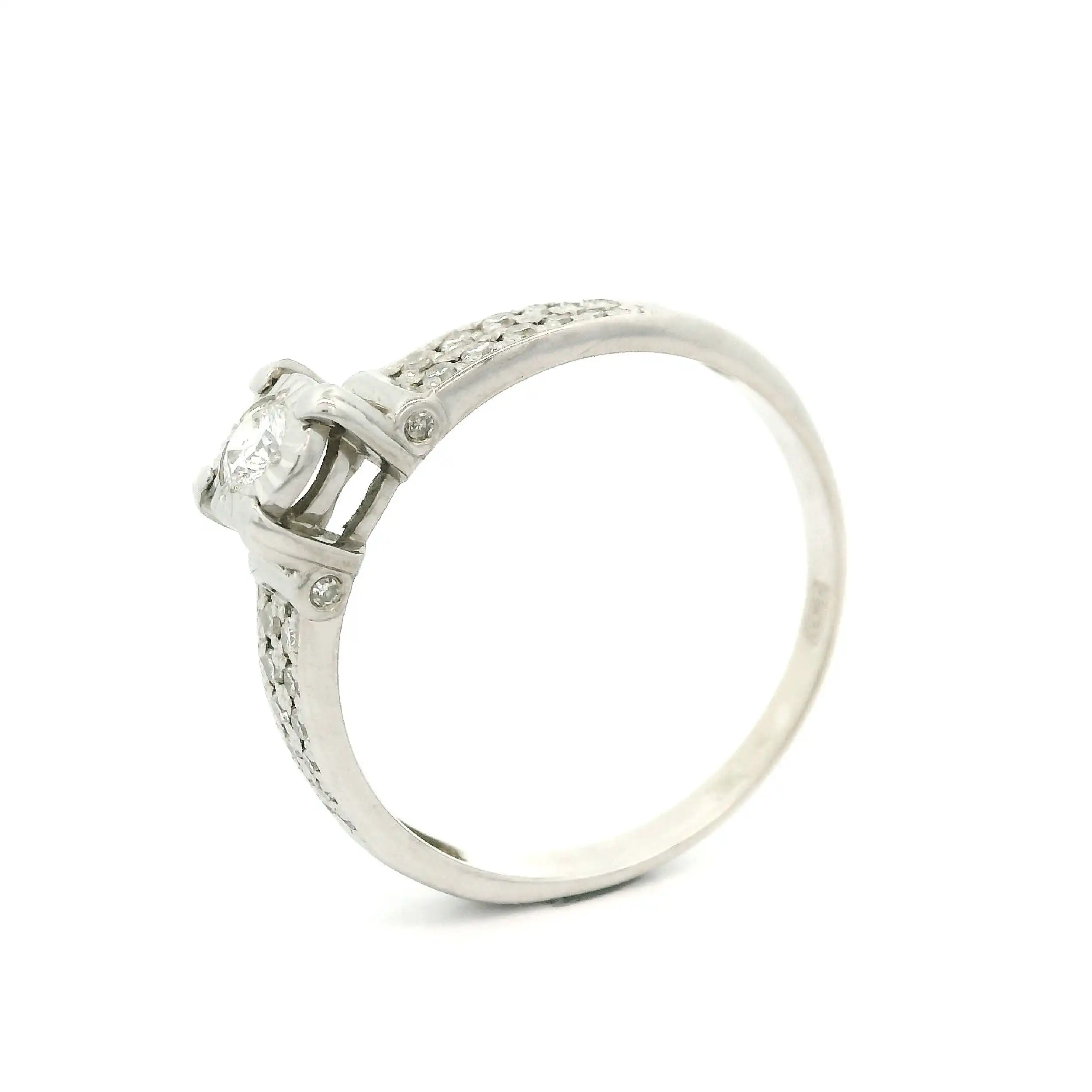 Ring Weißgold mit Brillant und Diamanten