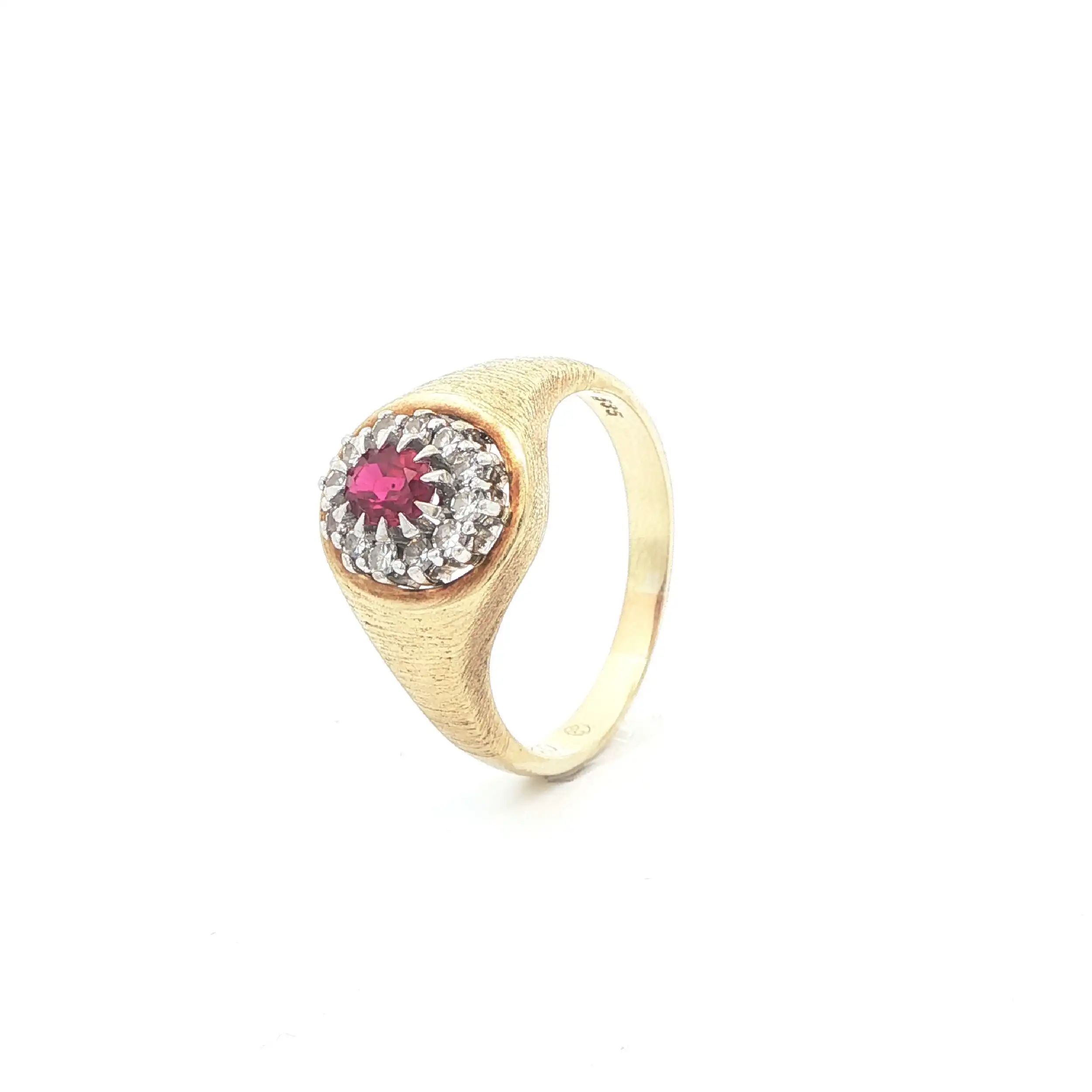 Ring mit Altschliffdiamanten und Rubin