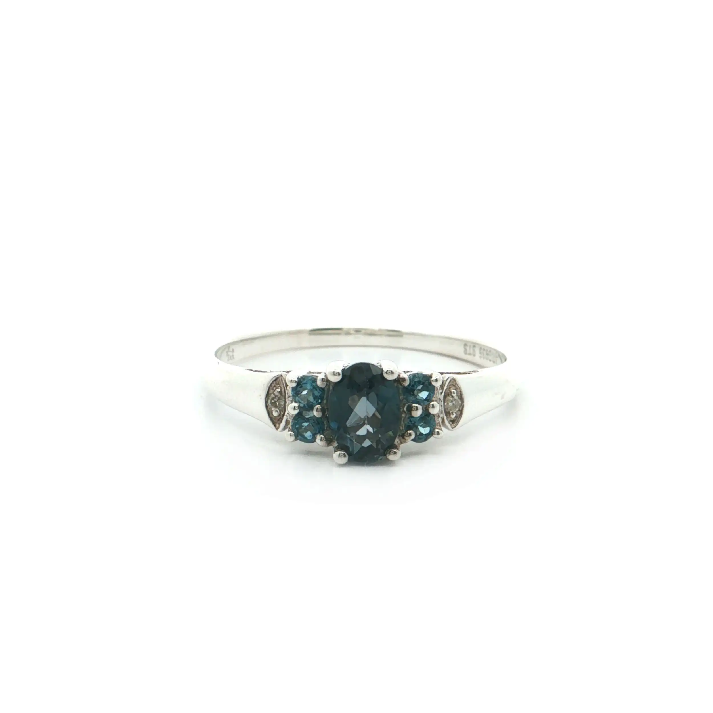 Ring mit Blautopas und Diamanten